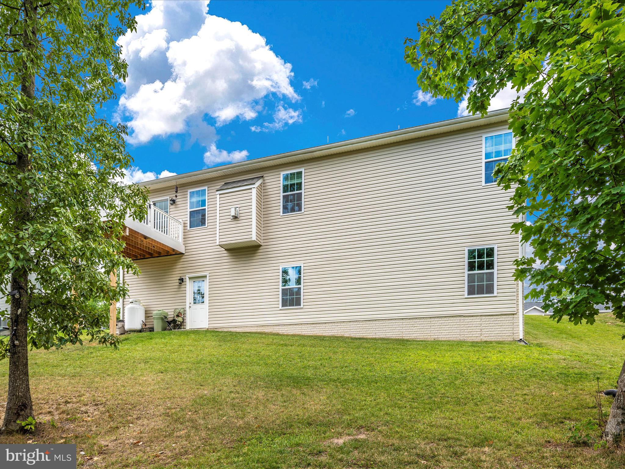 MIDDLE CREEK MANOR - Residential