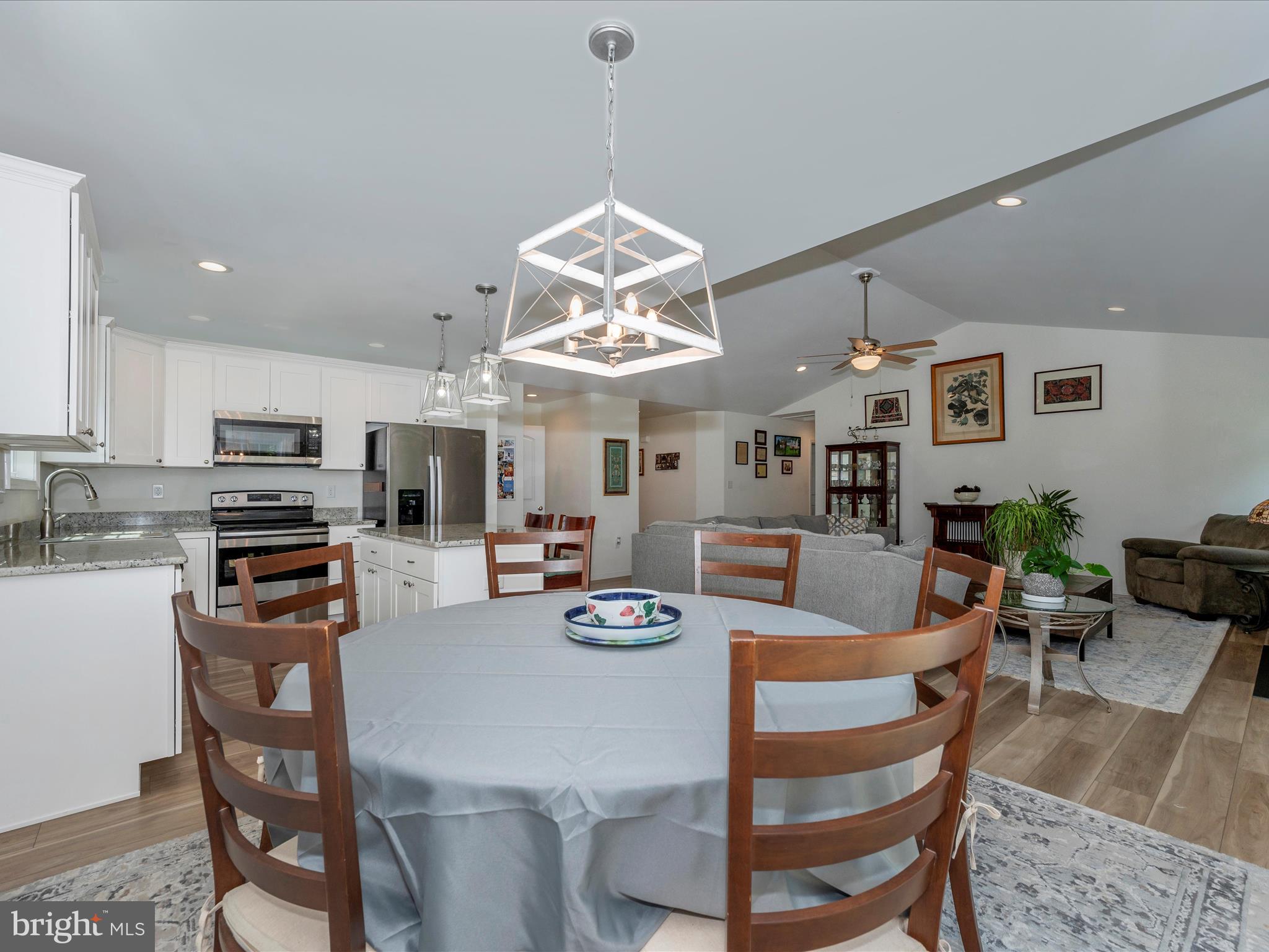 MIDDLE CREEK MANOR - Residential