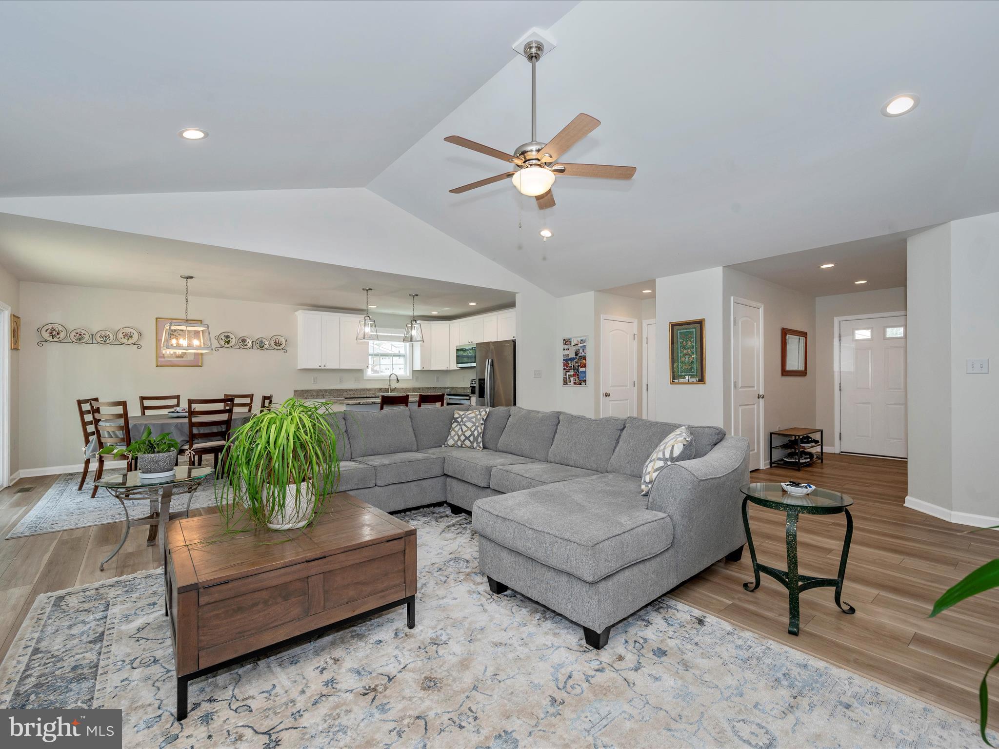 MIDDLE CREEK MANOR - Residential