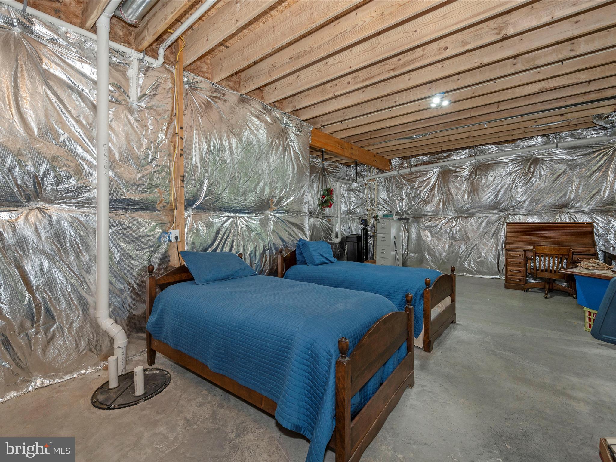 MIDDLE CREEK MANOR - Residential