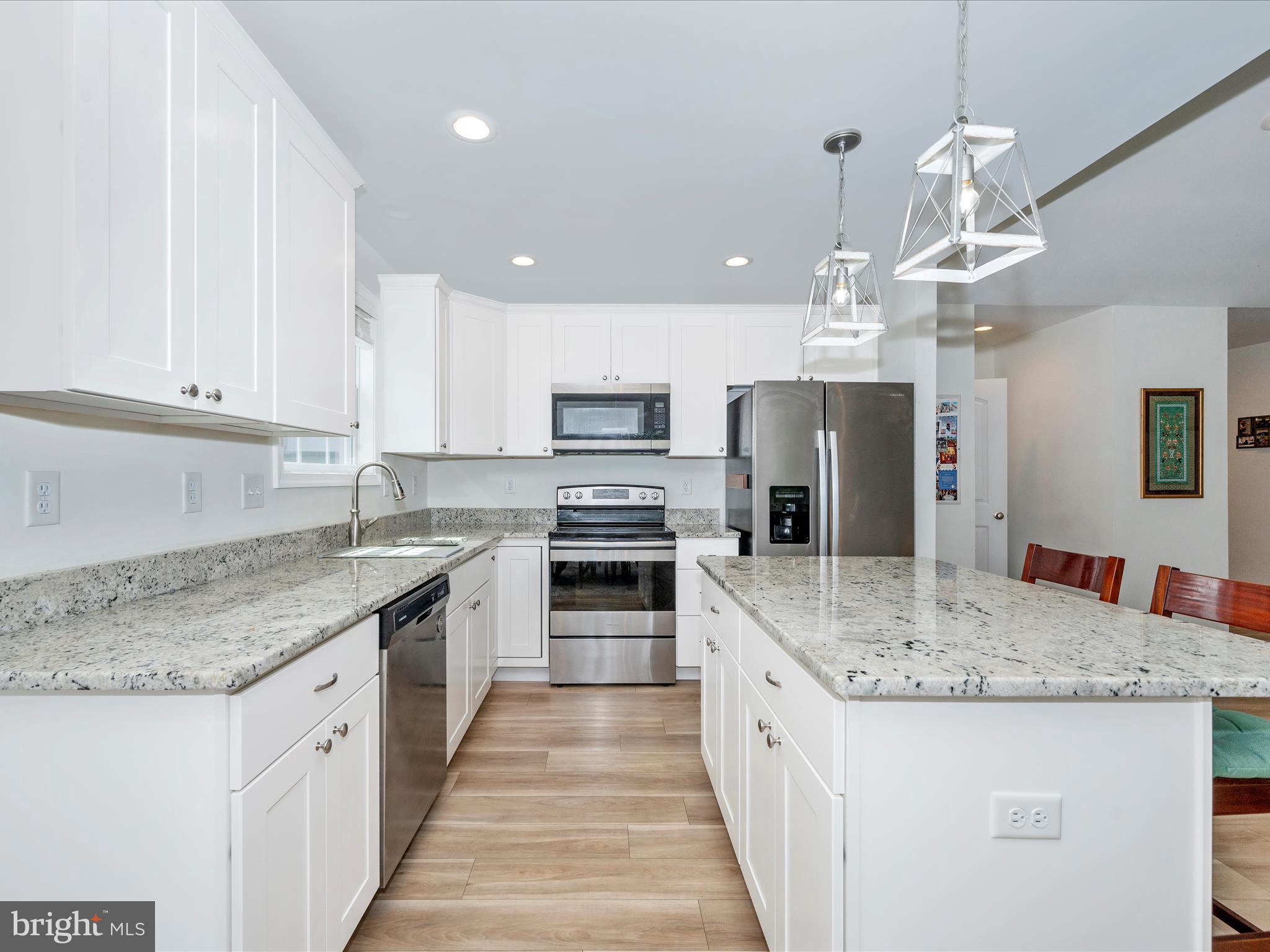 MIDDLE CREEK MANOR - Residential