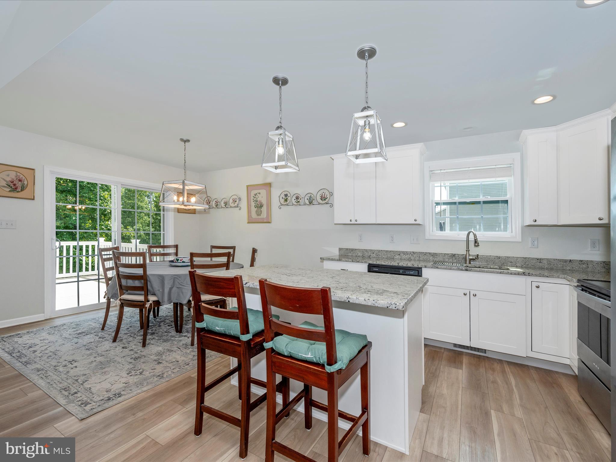 MIDDLE CREEK MANOR - Residential