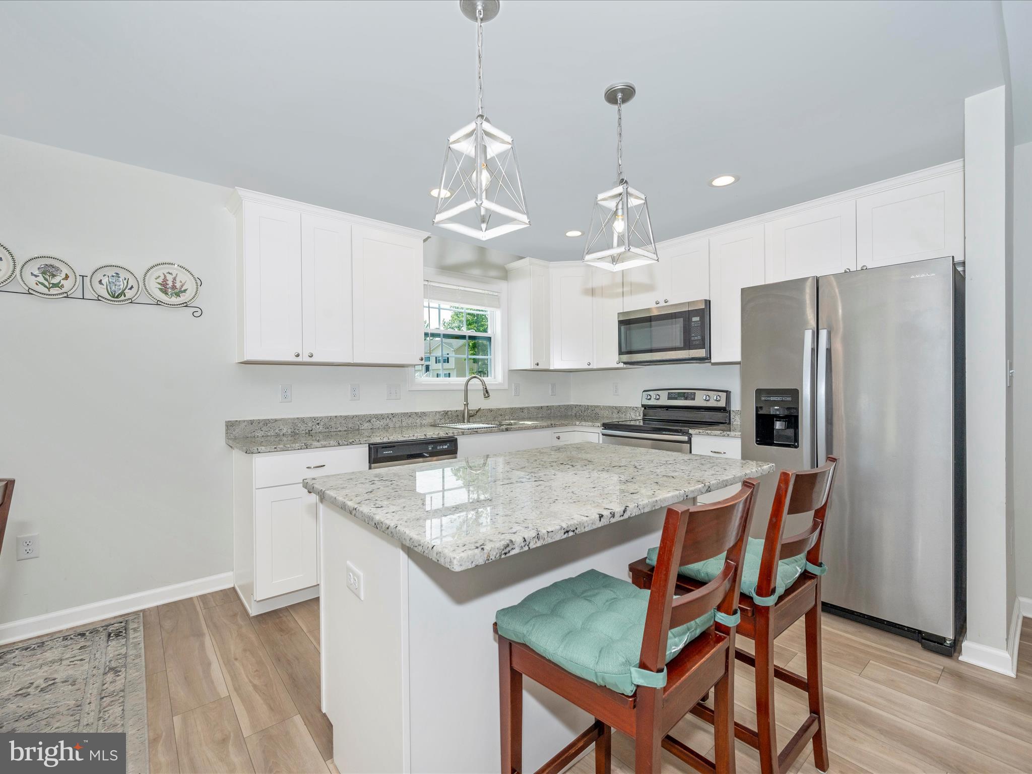 MIDDLE CREEK MANOR - Residential