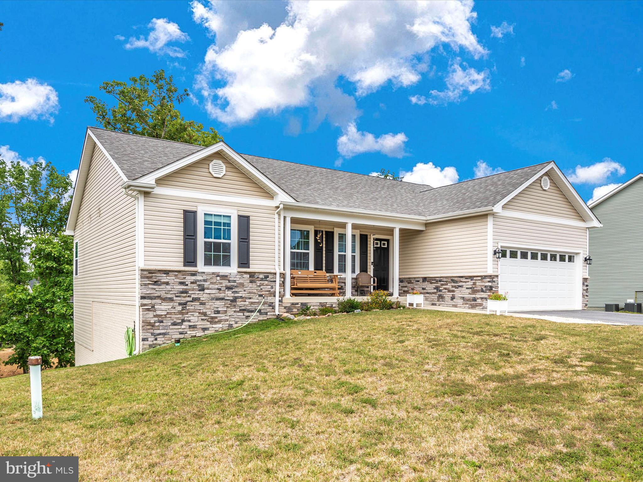 MIDDLE CREEK MANOR - Residential