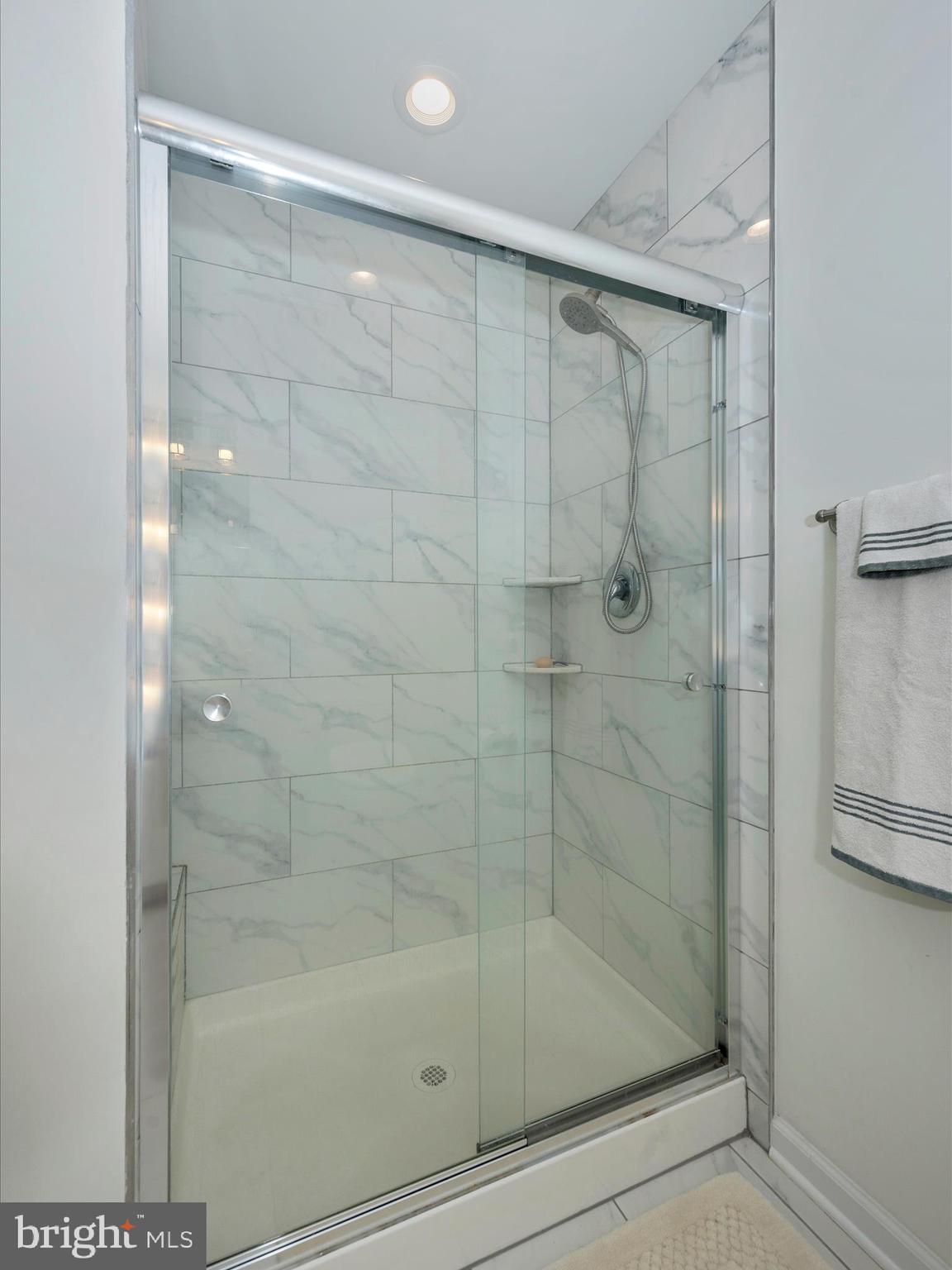 MIDDLE CREEK MANOR - Residential