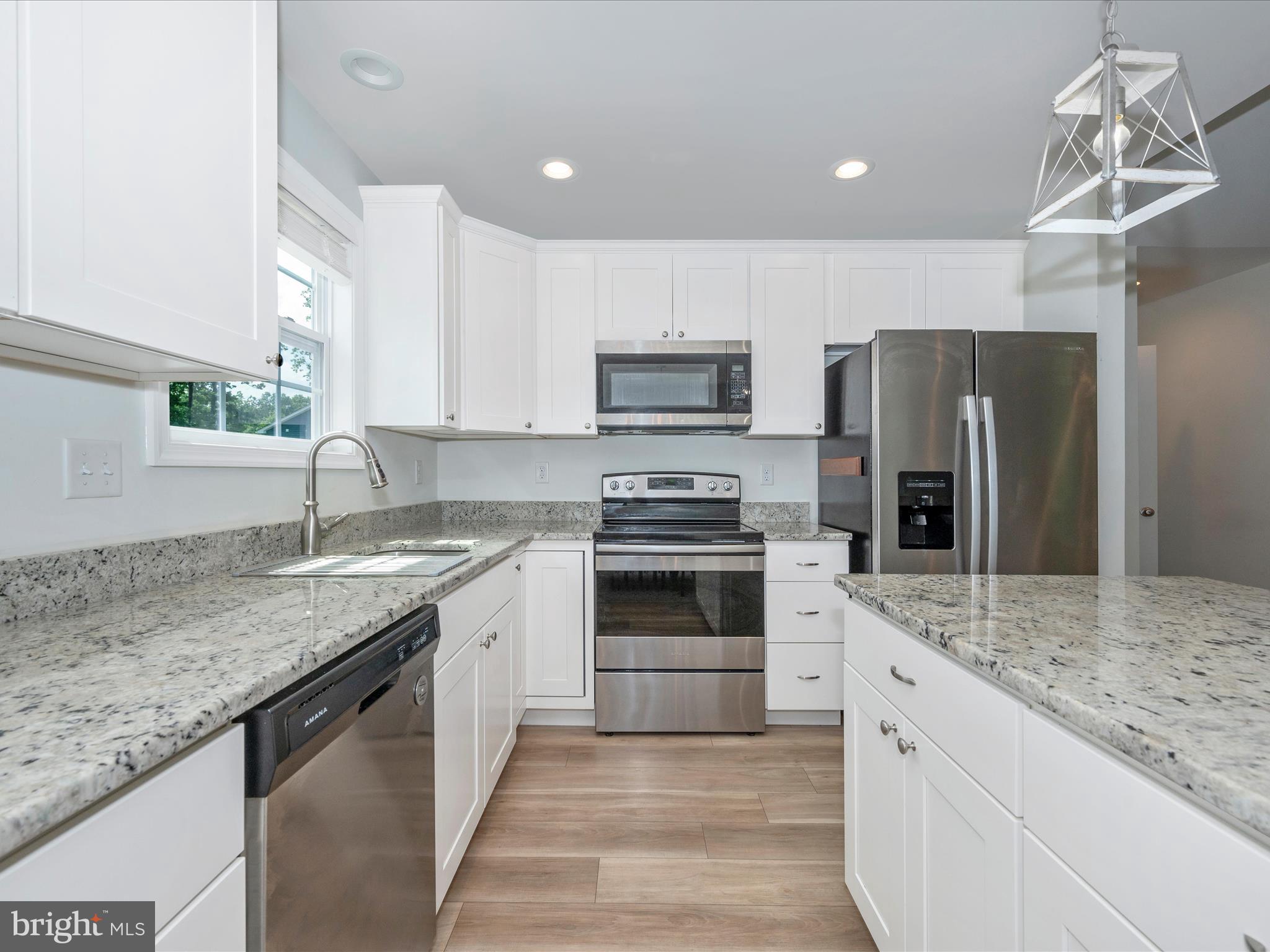 MIDDLE CREEK MANOR - Residential