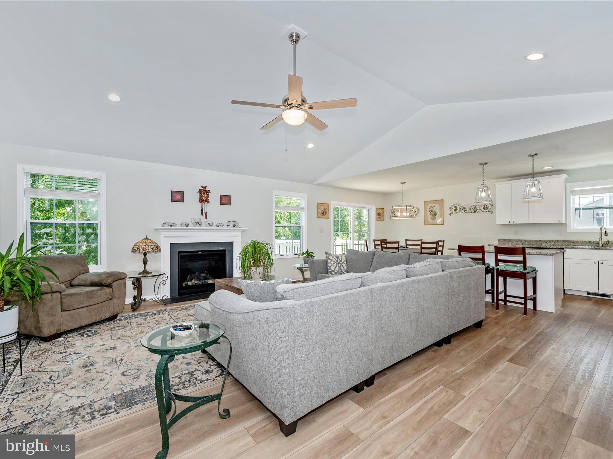 MIDDLE CREEK MANOR - Residential