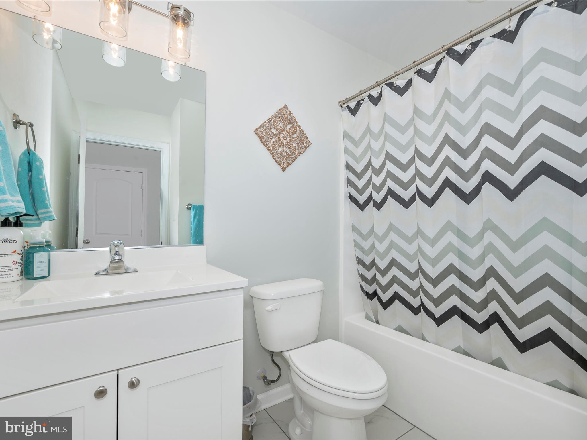 MIDDLE CREEK MANOR - Residential