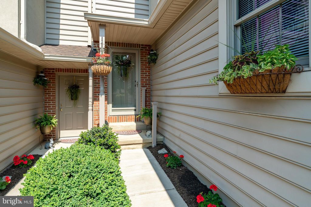 Photo of 28 CARDIFF CT, LITITZ, PA 17543 (MLS # PALA2035648)