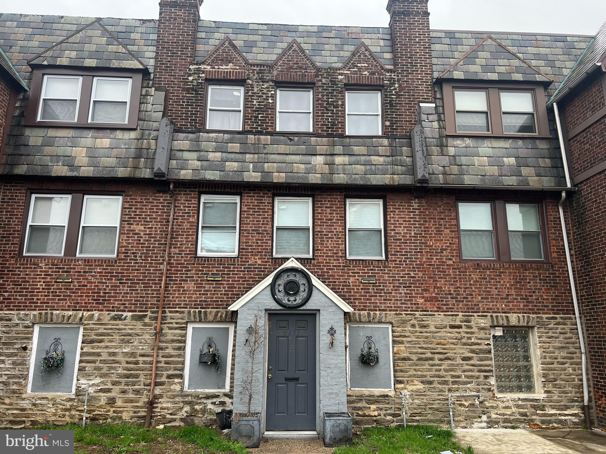 Welcome to this 1+1 duplex located in the Wissinoming Section of Northeast Philadelphia. Investors this income producing property has a solid rental history. This investment property features 2 spacious 1 bedroom apartments also 2 car garage. The location is close to I-95, shopping, transportation and schools. This is perfect for the first time investor or an experienced investor to add to their portfolio. Schedule your appointment today!!!