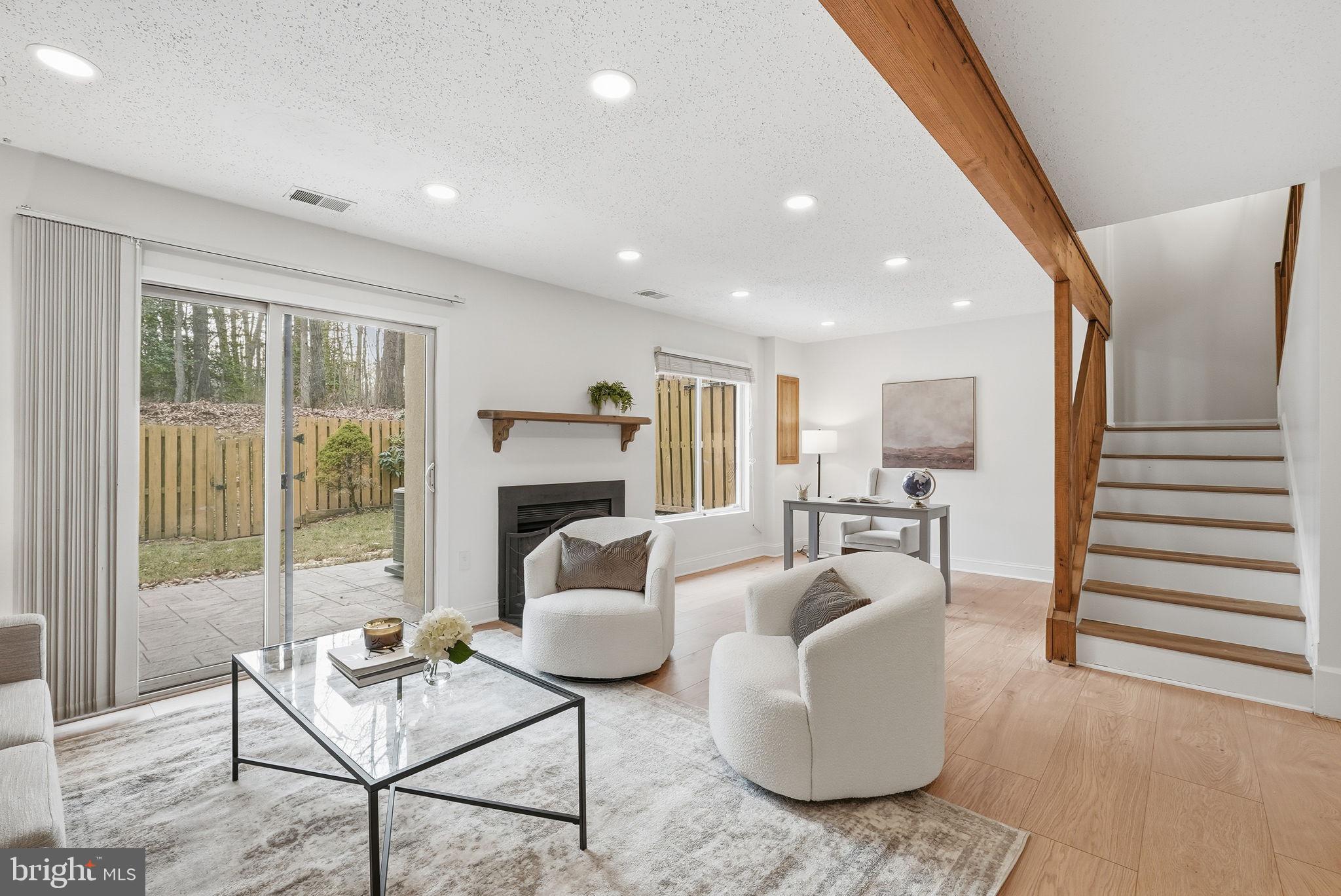 RESTON - Residential