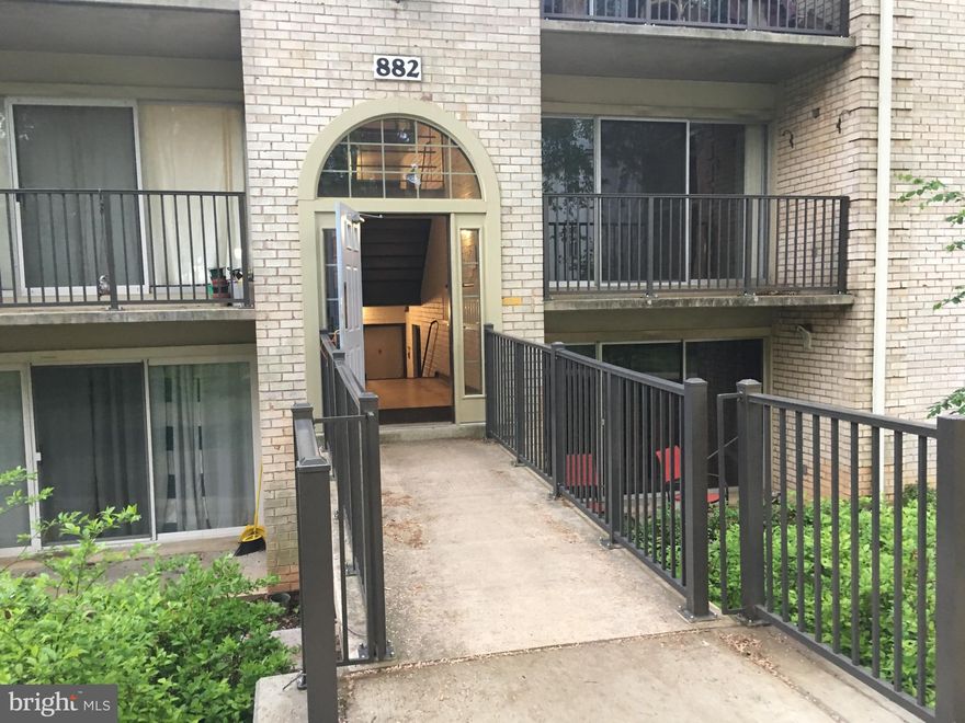 Huge price reduction for quick contract.  Spacious second level condo with balcony view of courtyard. Formal dining room,large living room, full size kitchen includes breakfast room or the perfect computer nook. Center hall bath upgrades include ceramic tile and flooring. Master bedroom w/ walk-in closet and second closet for storage. Condo Fee includes utilities except electric