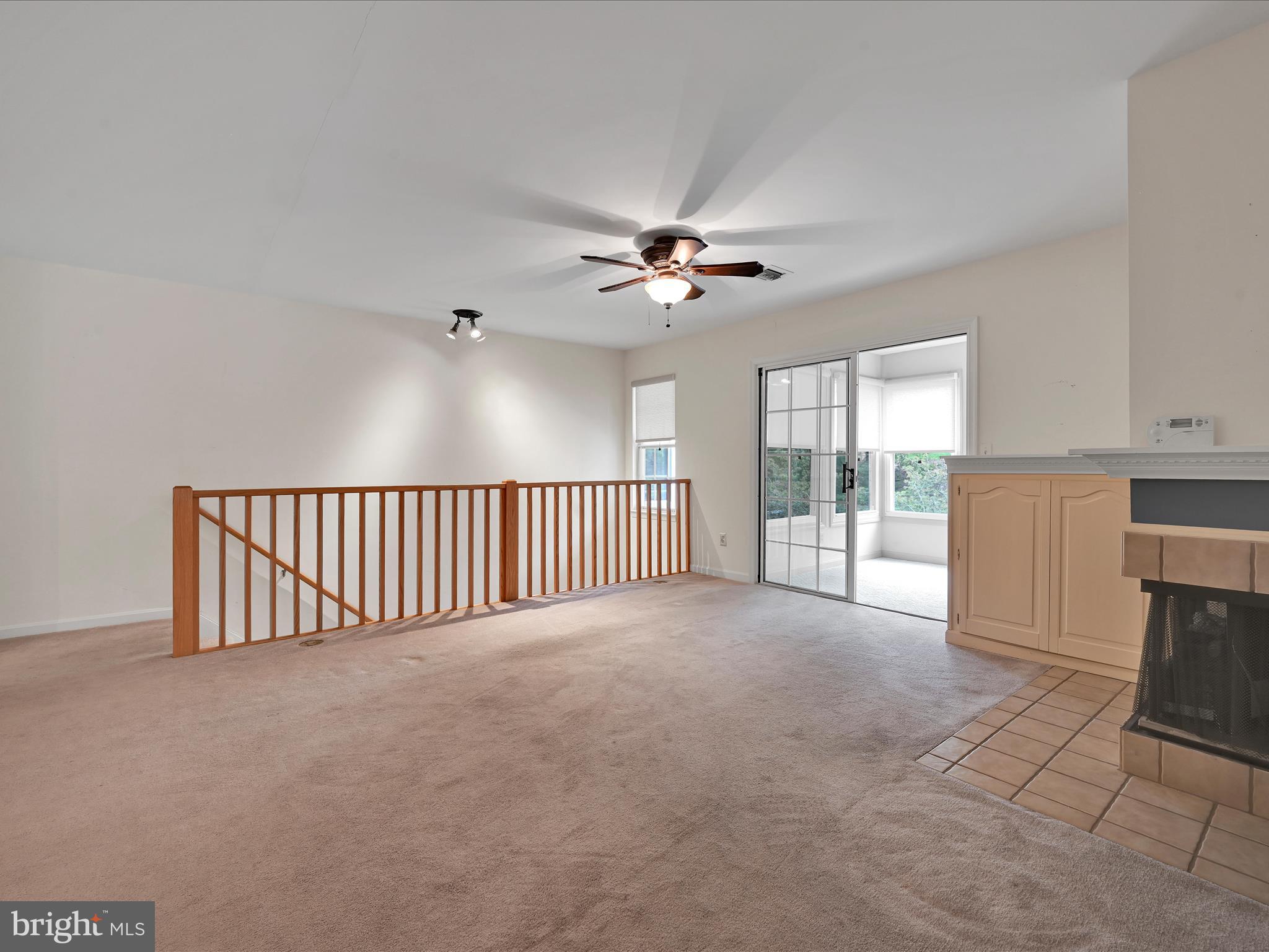 COUNTRY PLACE - Residential