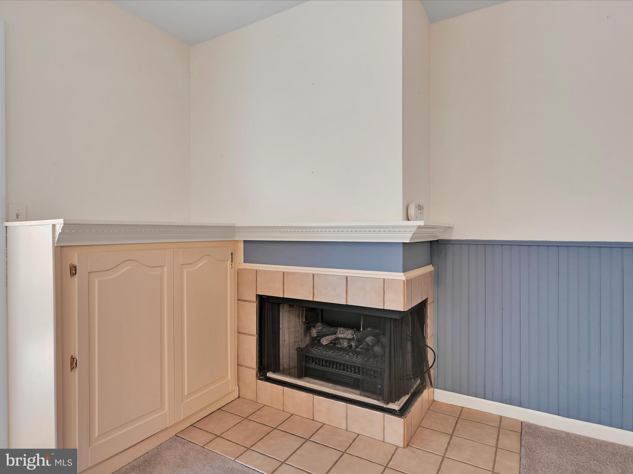 COUNTRY PLACE - Residential