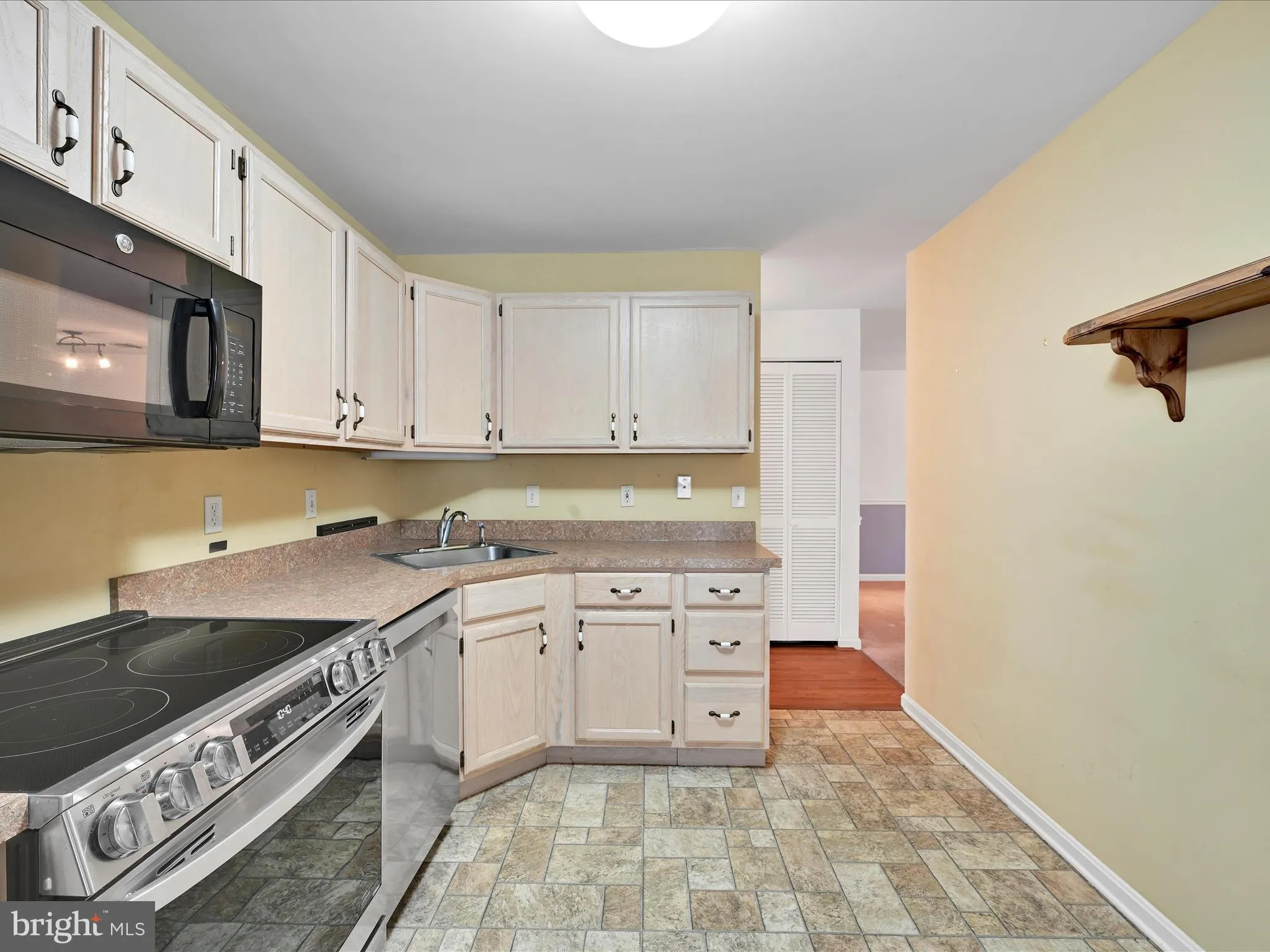 Lancaster, Pennsylvania 17601, United States, 2 Bedrooms Bedrooms, ,2 BathroomsBathrooms,Residential,Pending,101283