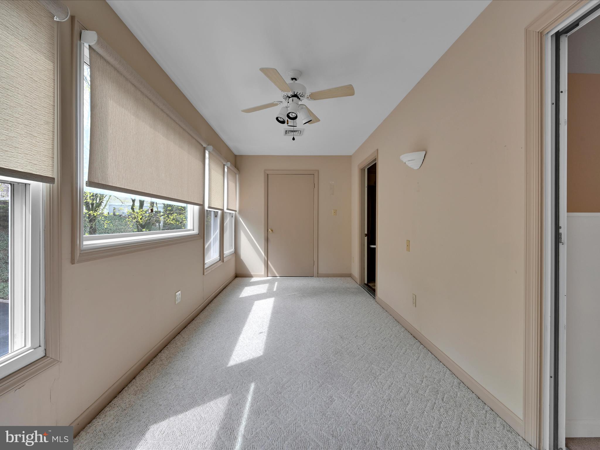 COUNTRY PLACE - Residential