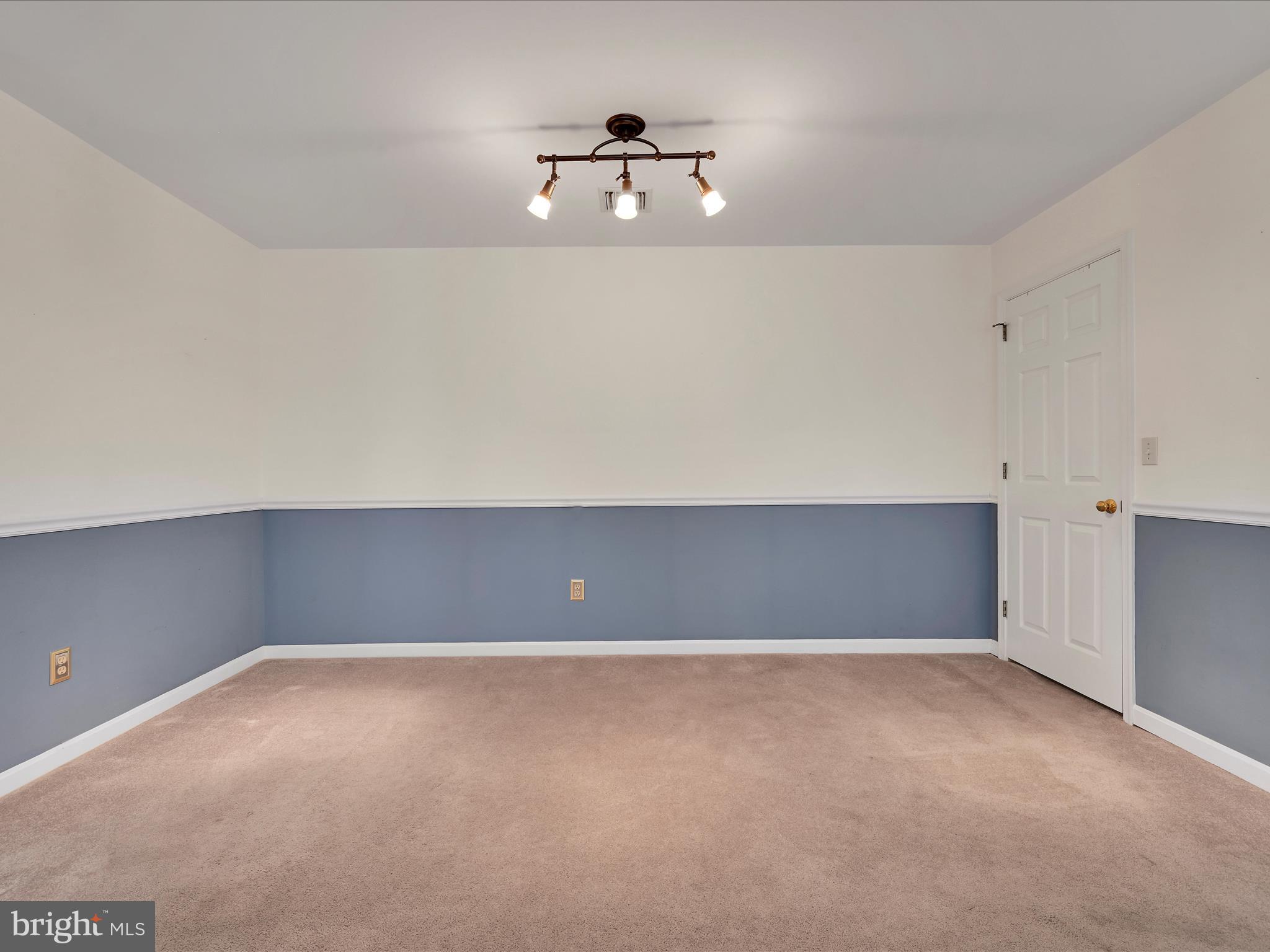 COUNTRY PLACE - Residential