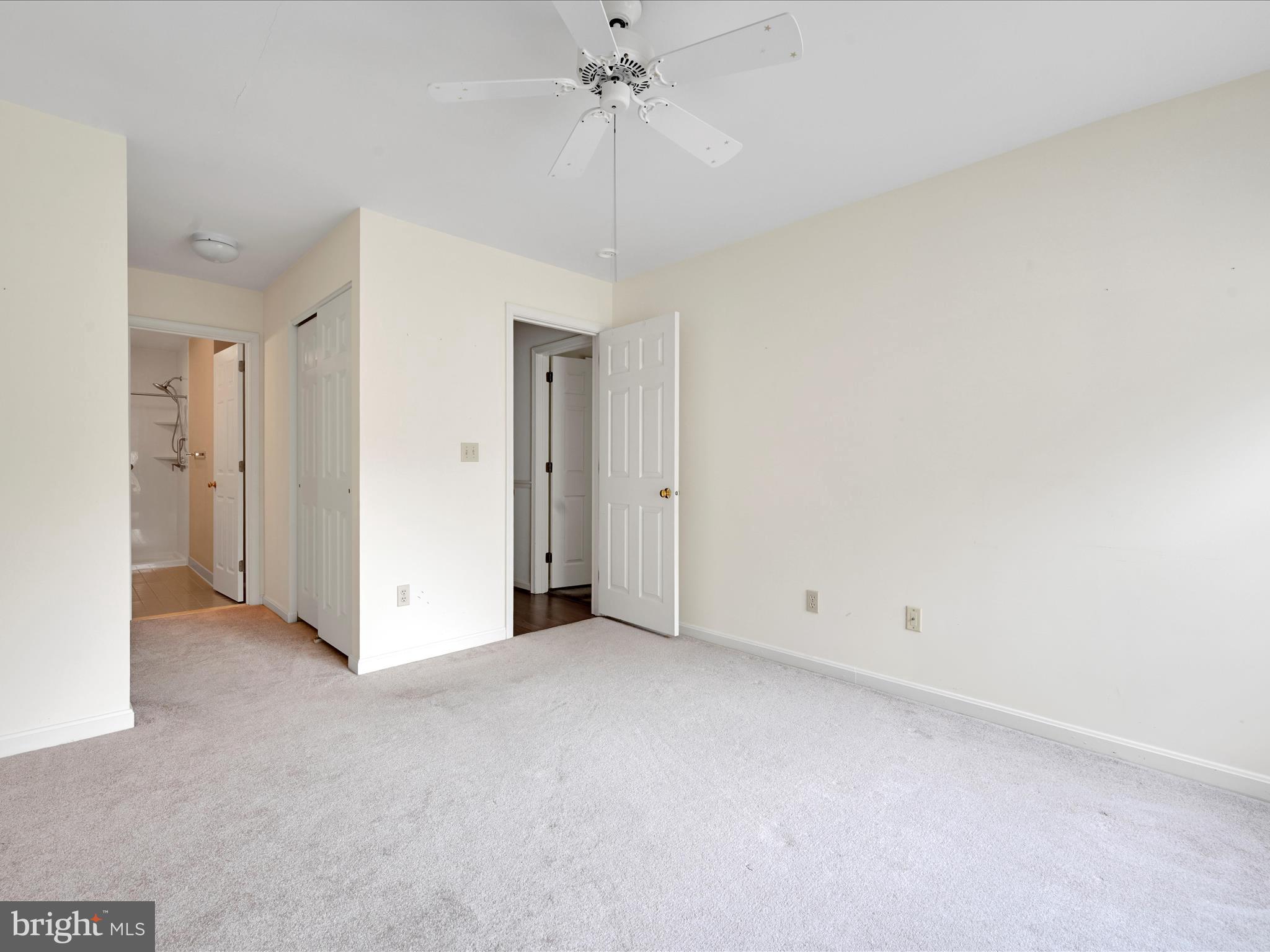 COUNTRY PLACE - Residential