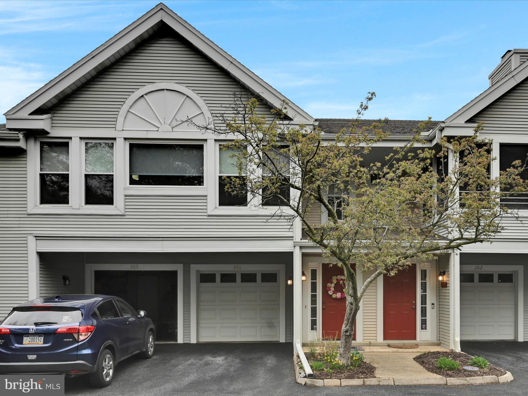 COUNTRY PLACE - Residential