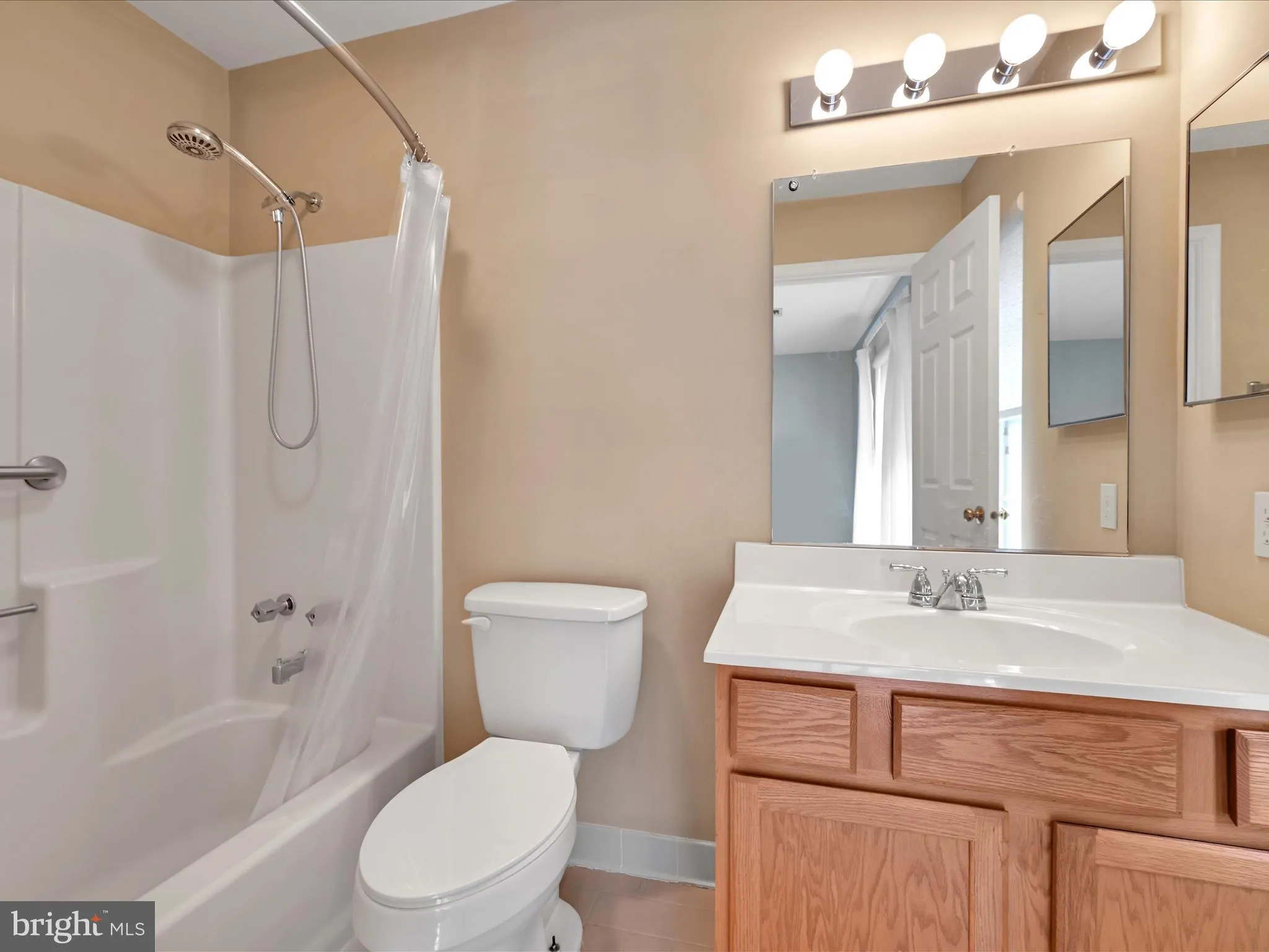 Lancaster, Pennsylvania 17601, United States, 2 Bedrooms Bedrooms, ,2 BathroomsBathrooms,Residential,Pending,101283