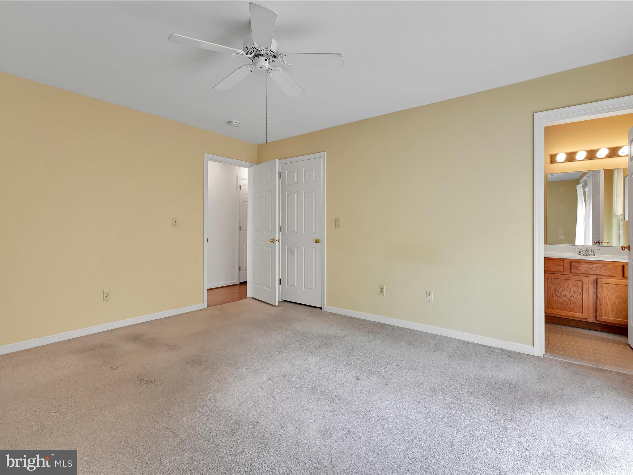 COUNTRY PLACE - Residential