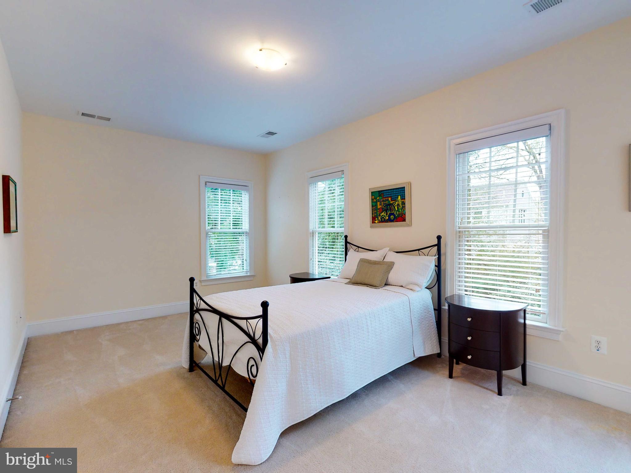 BELLEVUE FOREST - Residential