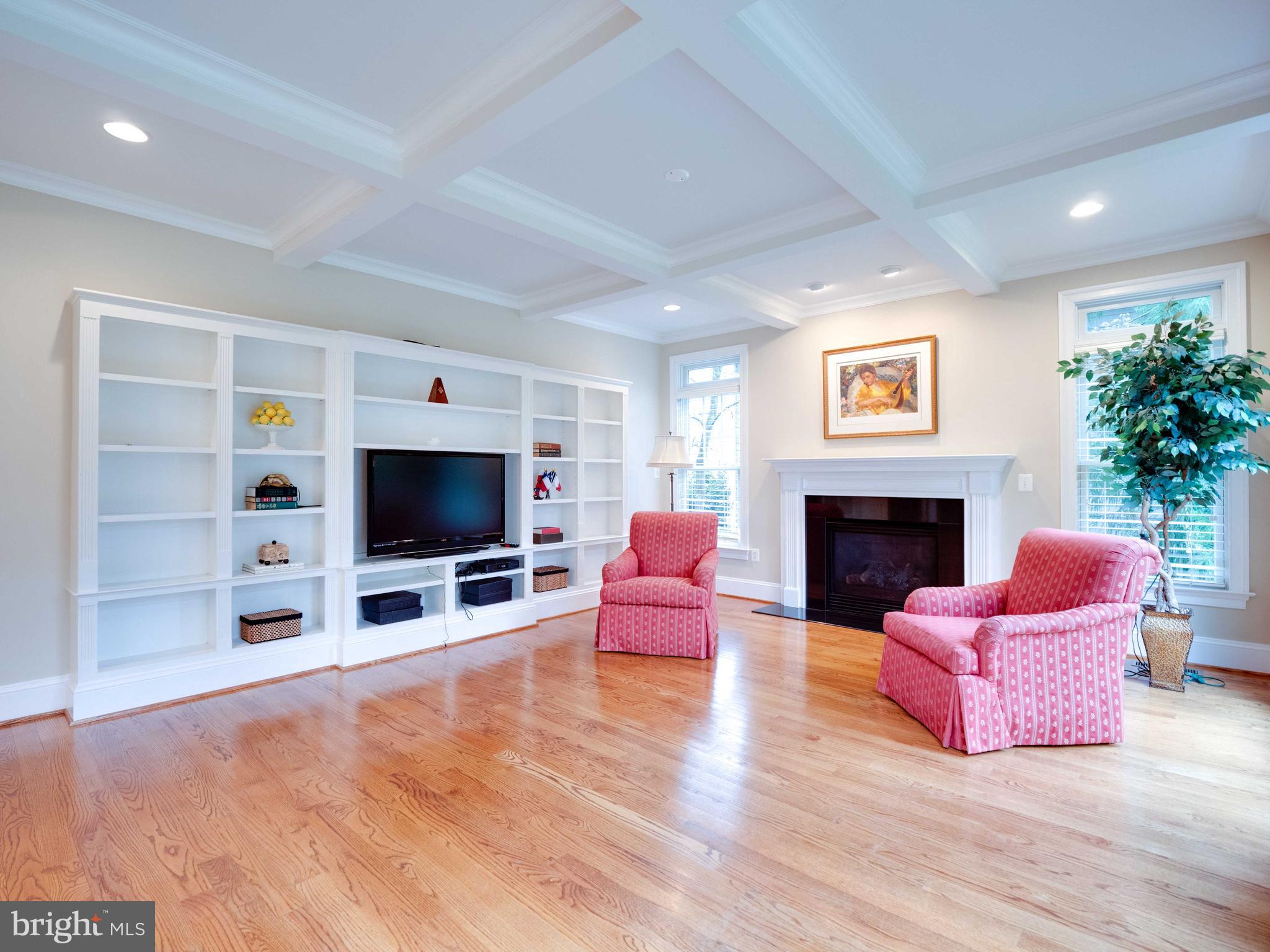 BELLEVUE FOREST - Residential