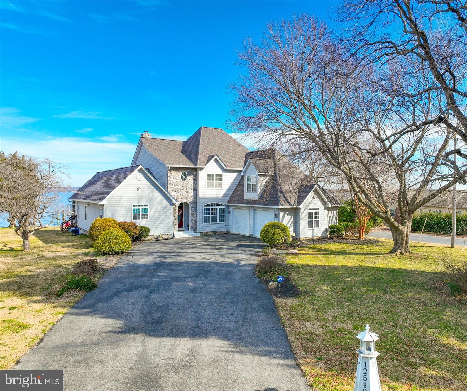 COBB ISLAND - Residential