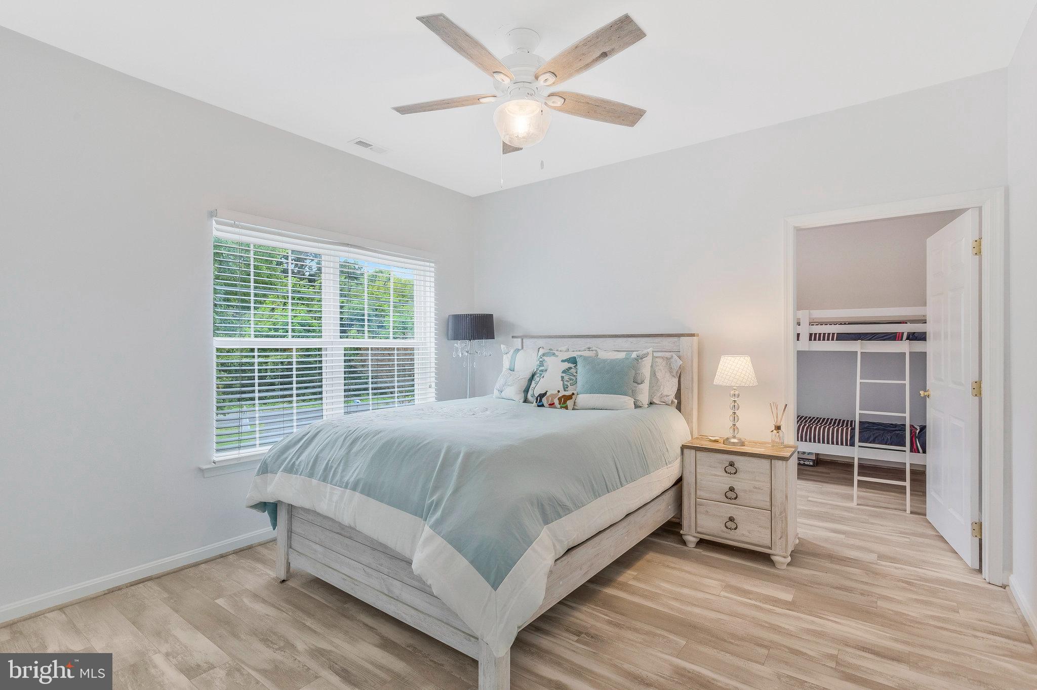 COBB ISLAND - Residential