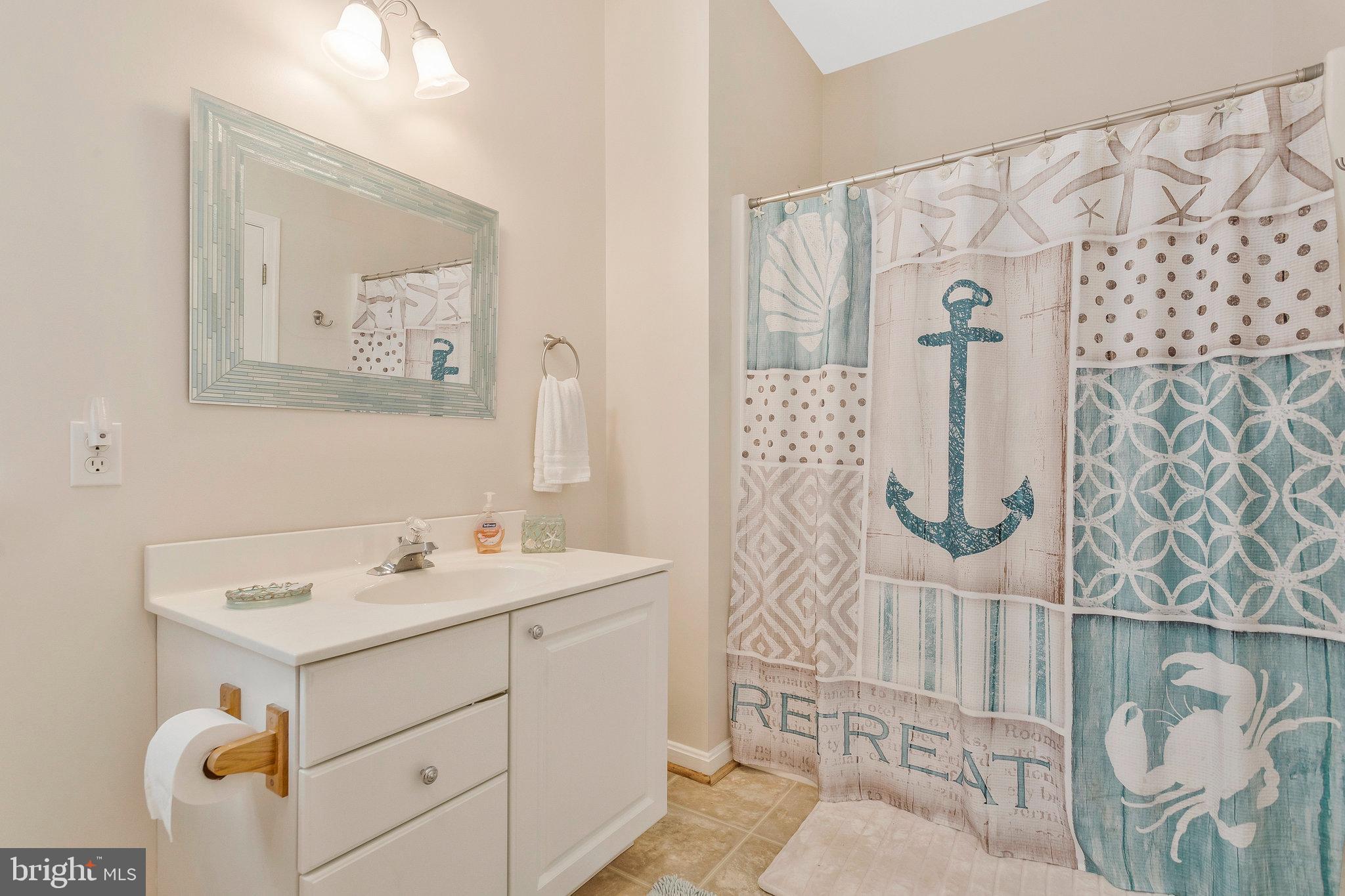 COBB ISLAND - Residential