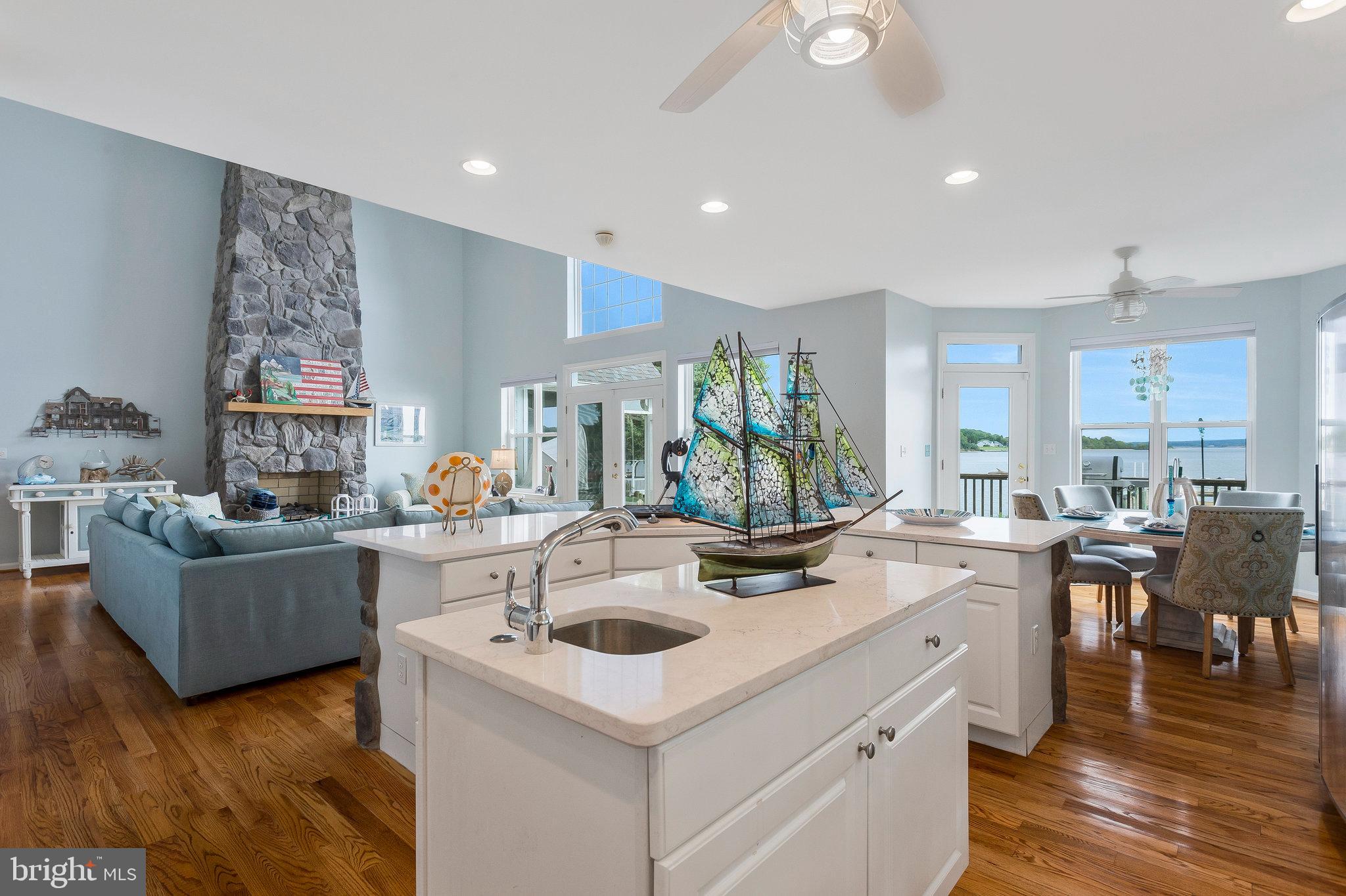 COBB ISLAND - Residential