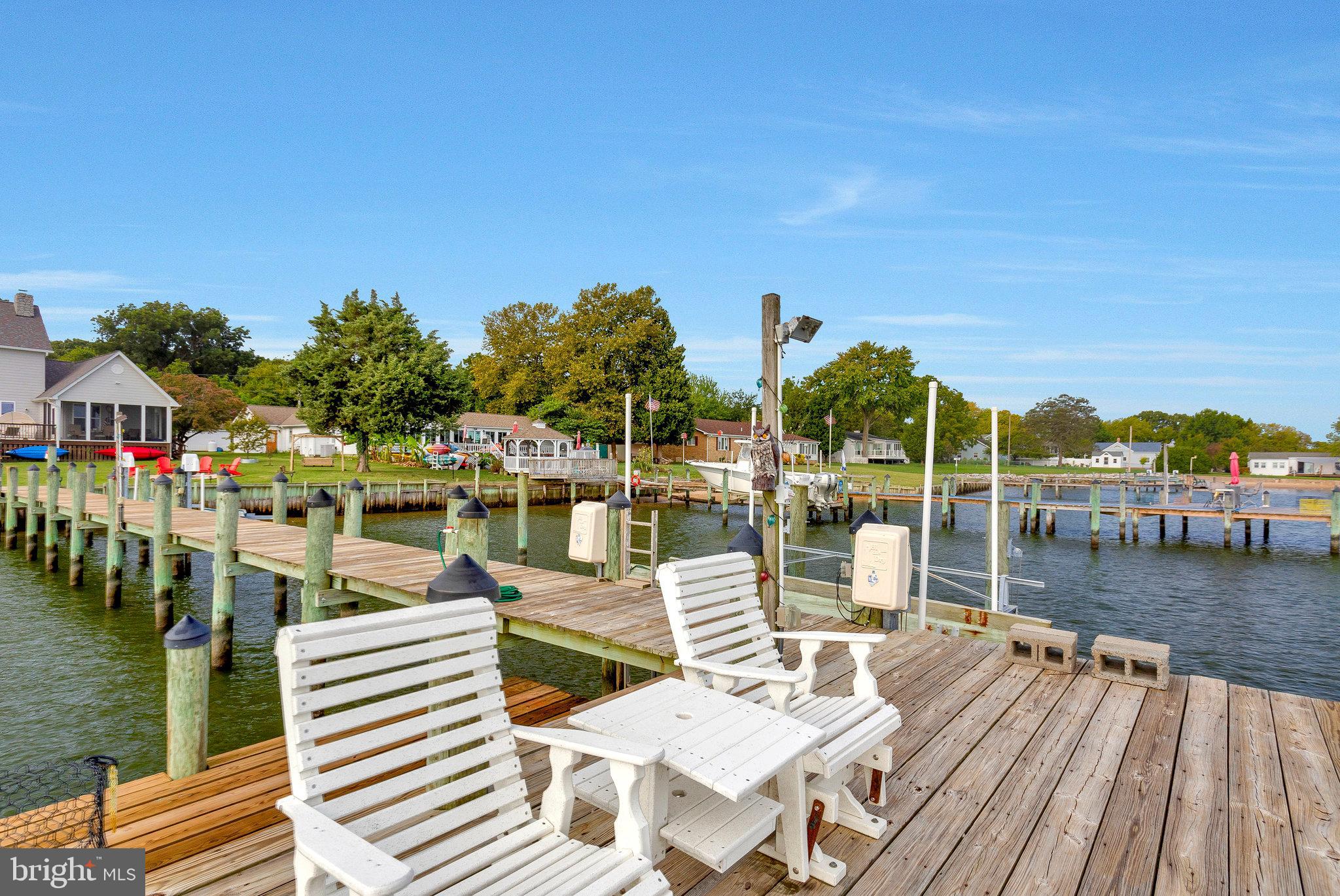 COBB ISLAND - Residential