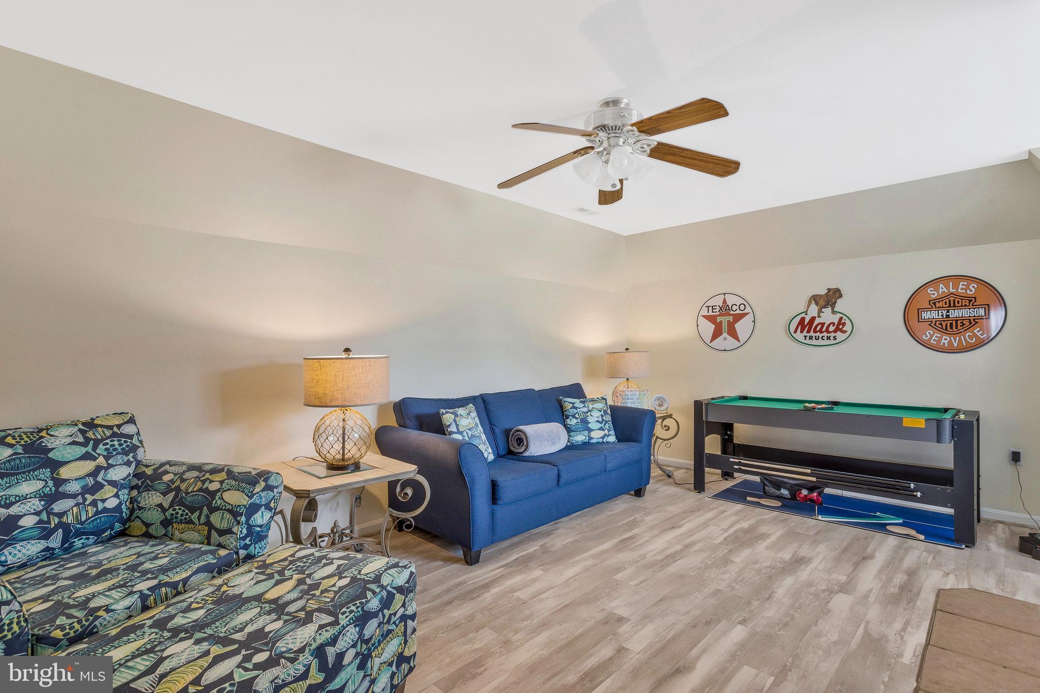 COBB ISLAND - Residential