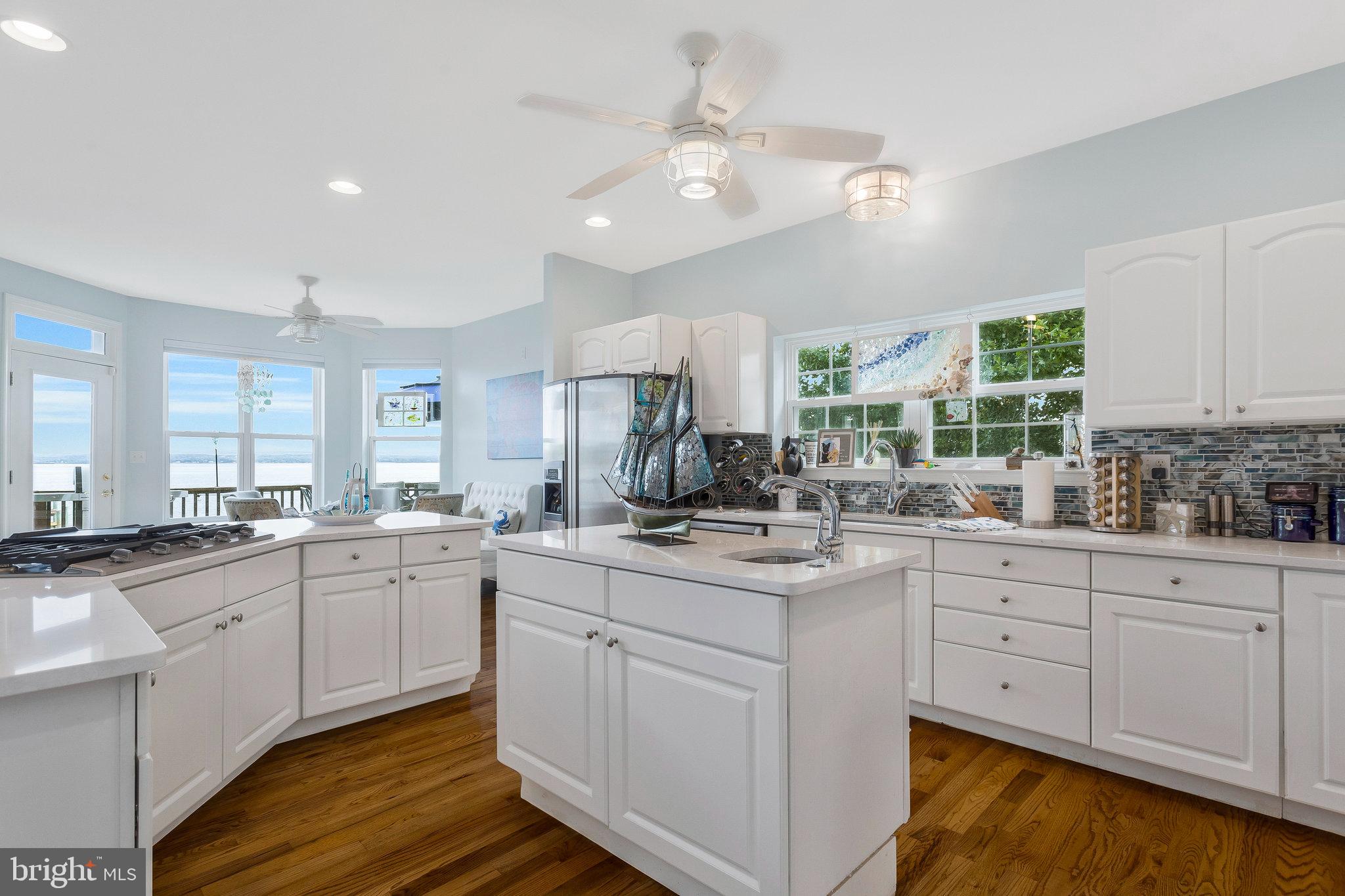 COBB ISLAND - Residential