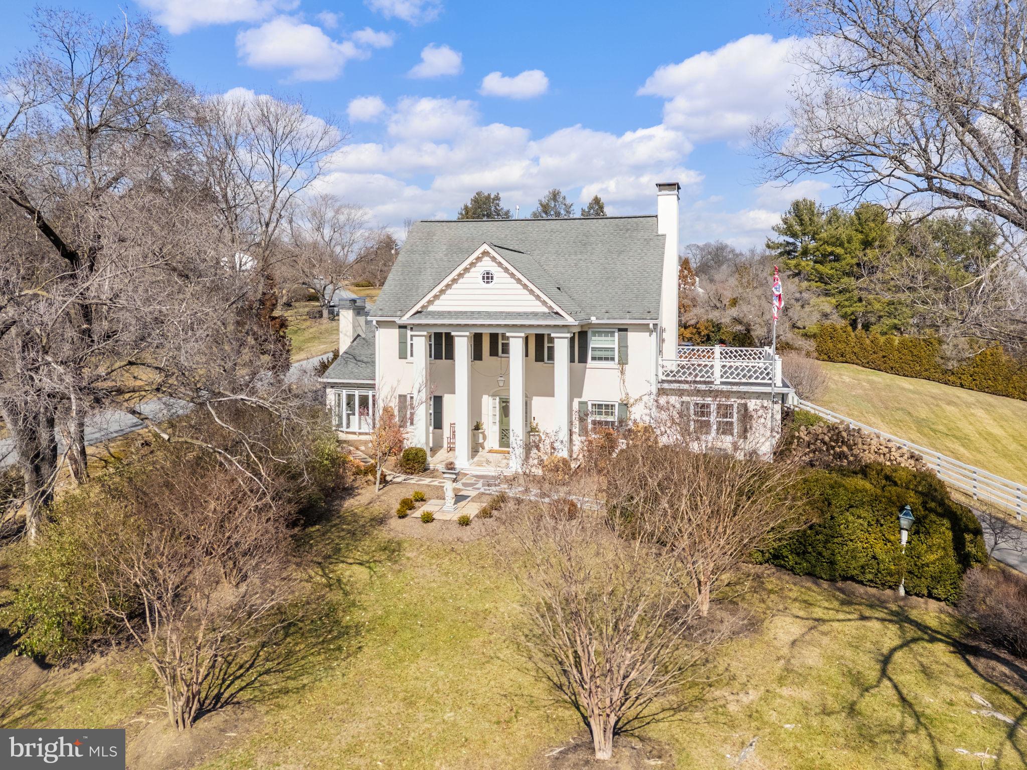 100 COUNTRY CLUB CIRCLE