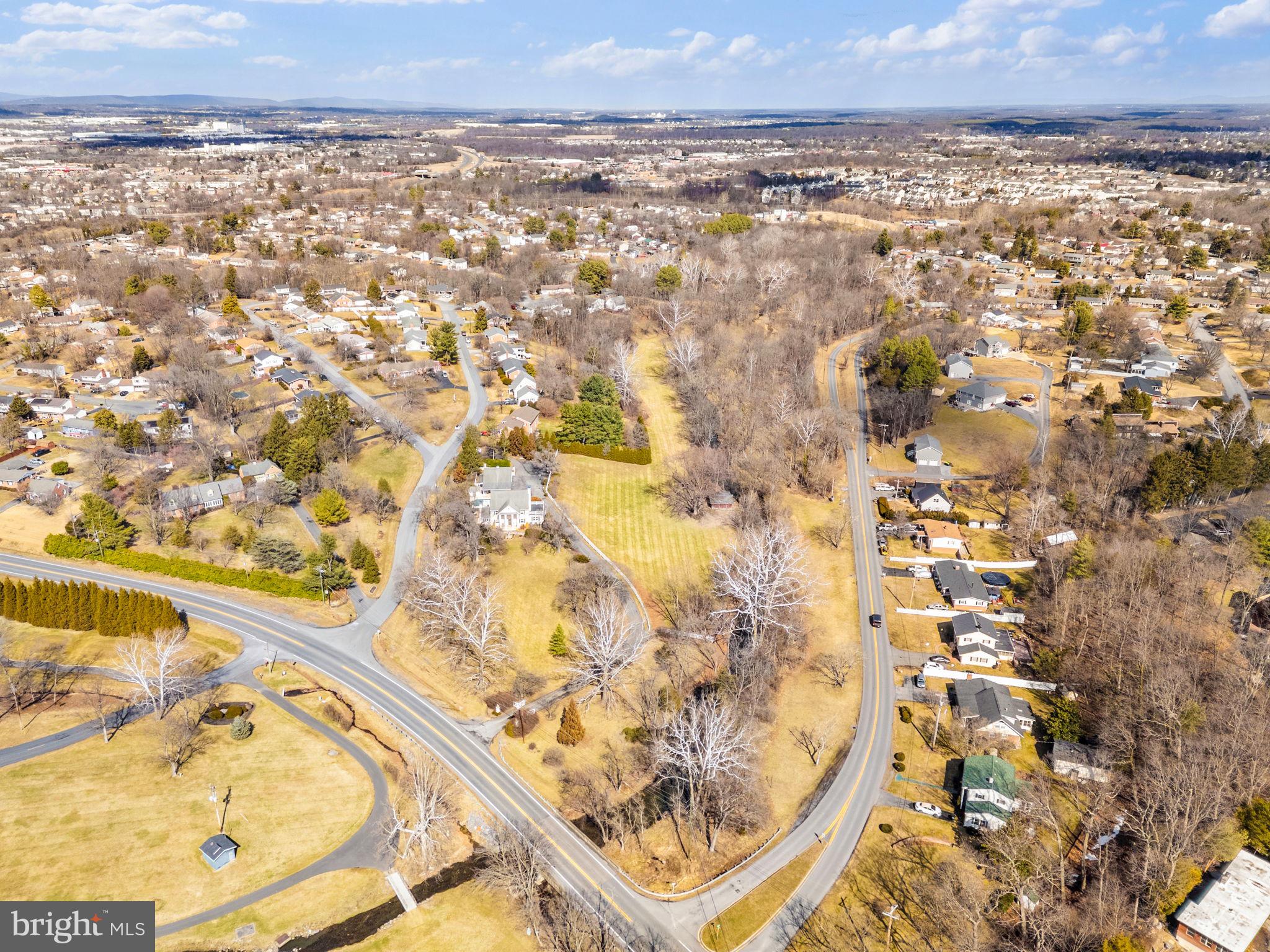 100 COUNTRY CLUB CIRCLE