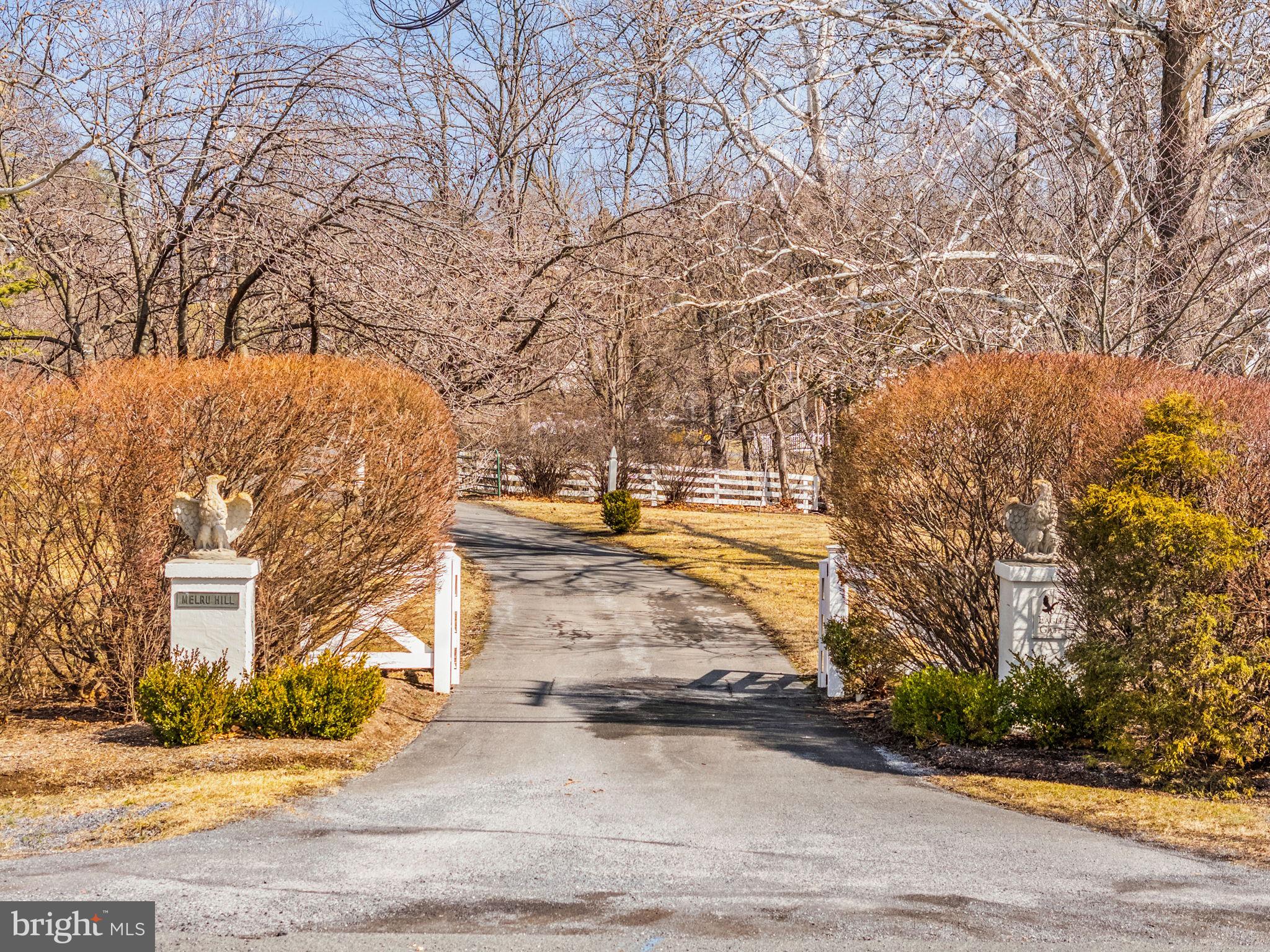 100 COUNTRY CLUB CIRCLE