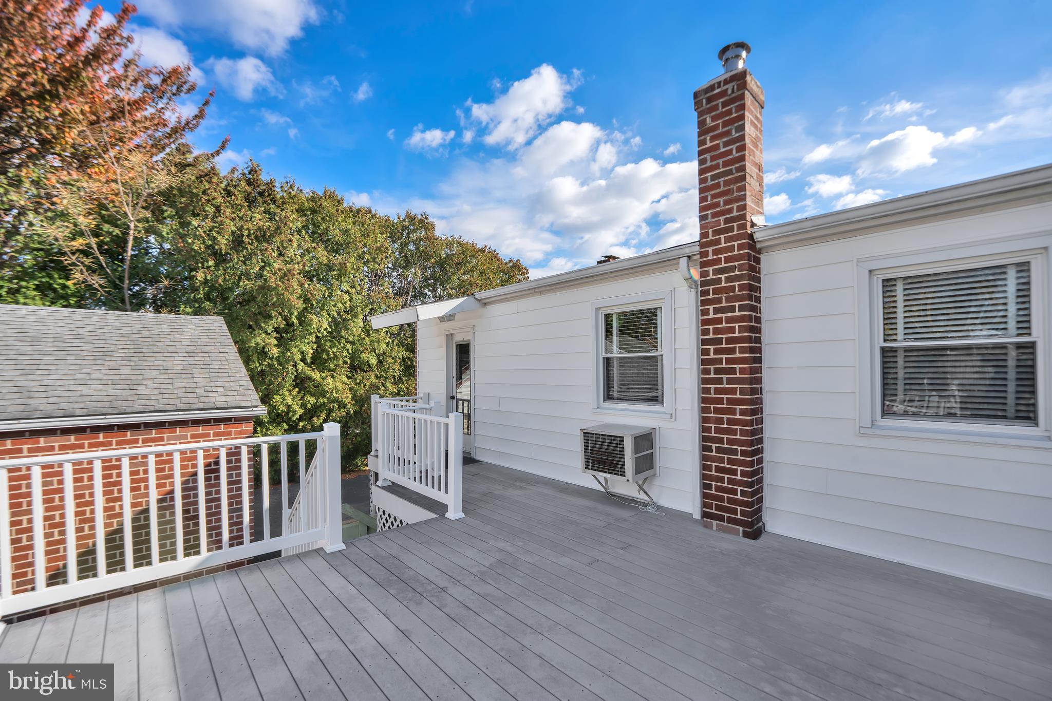 LLANERCH - Residential