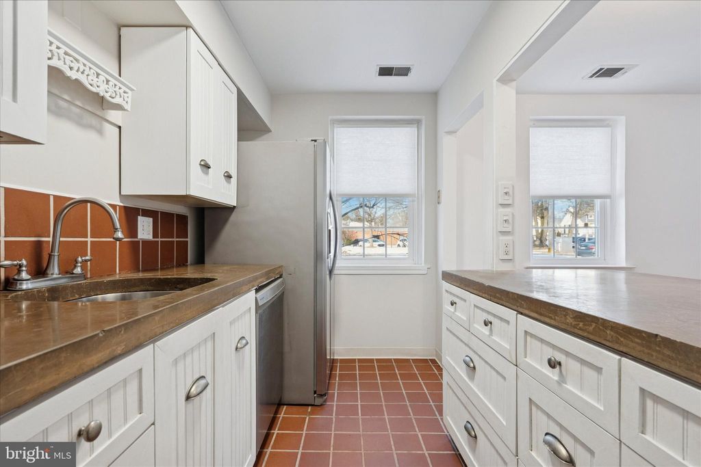 Photo of 42 Conshohocken State Road #7-B, BALA CYNWYD, PA 19004 (MLS # PAMC2169264)