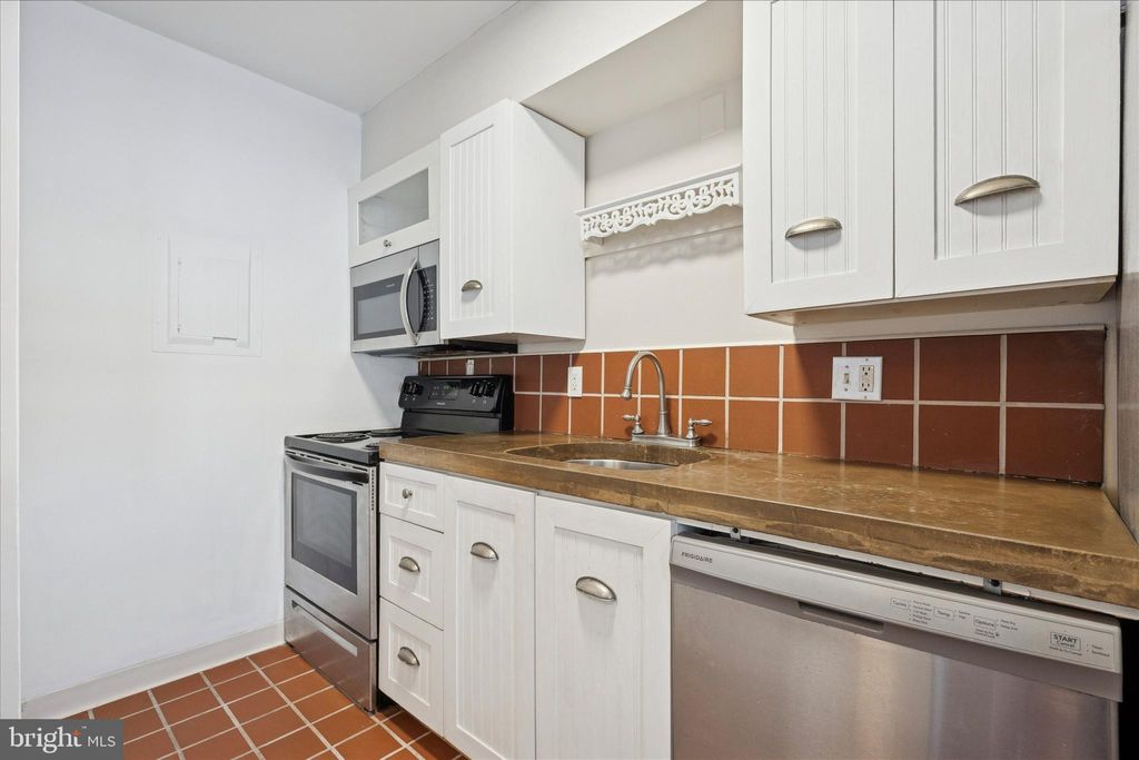 Photo of 42 Conshohocken State Road #7-B, BALA CYNWYD, PA 19004 (MLS # PAMC2169264)