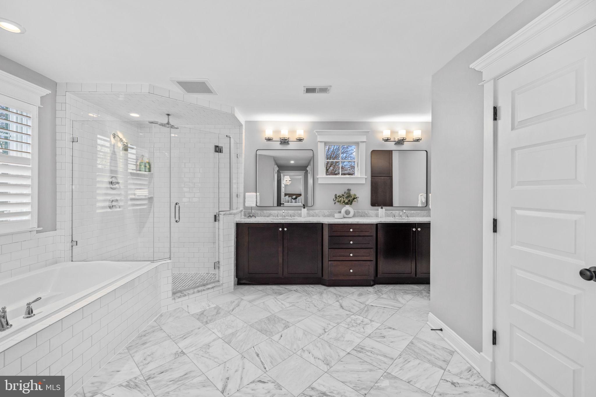 VIENNA WOODS - Residential