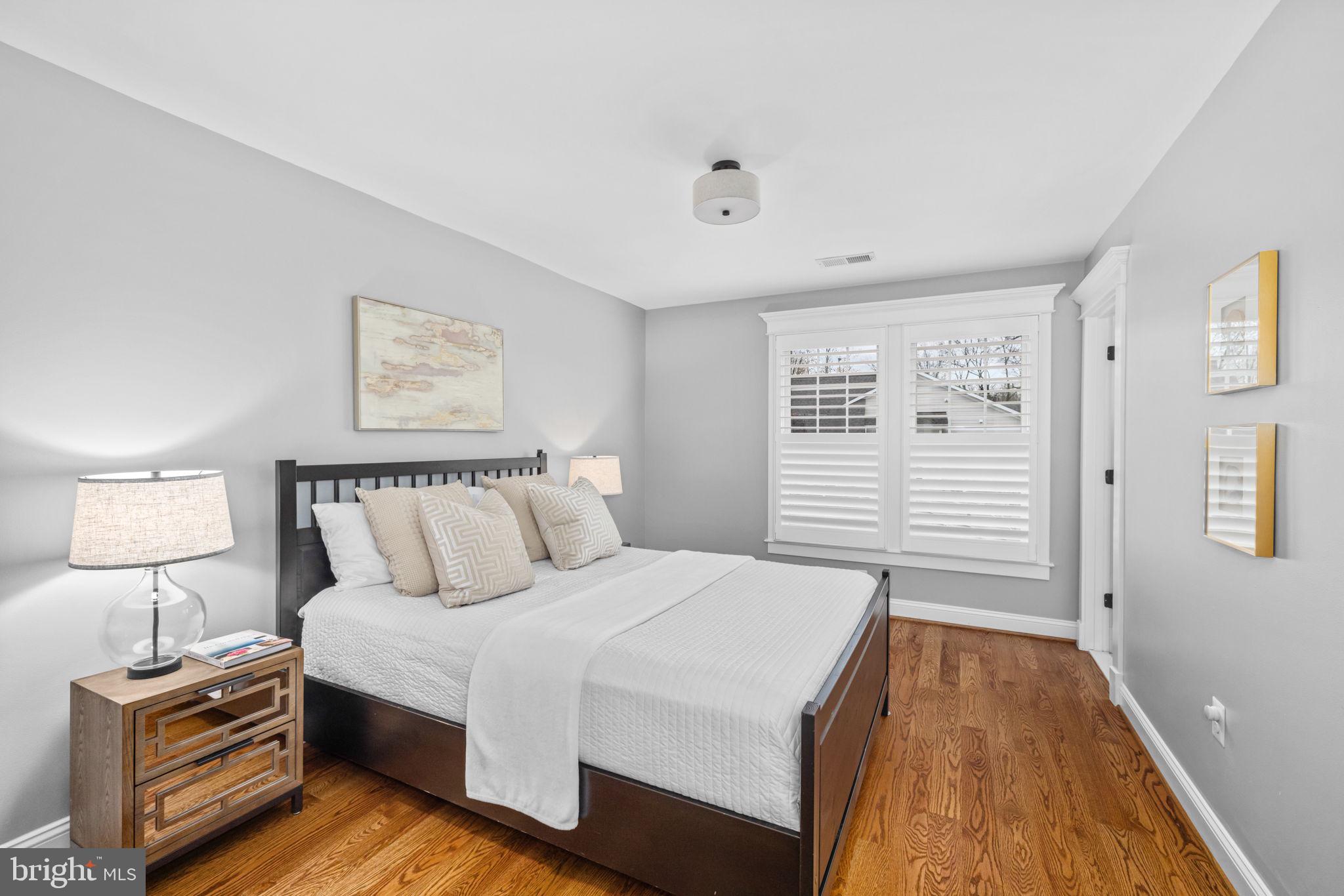 VIENNA WOODS - Residential