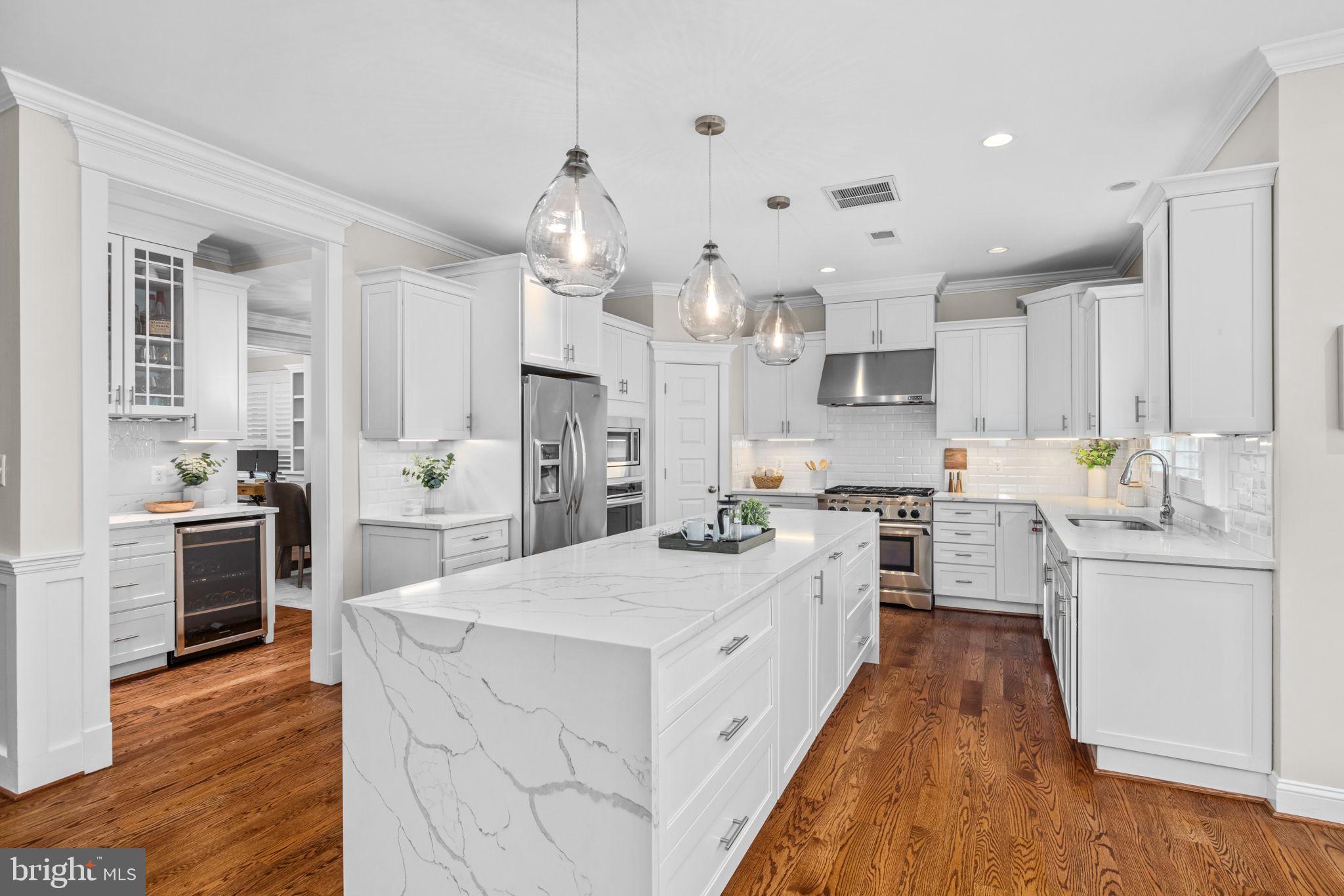 VIENNA WOODS - Residential