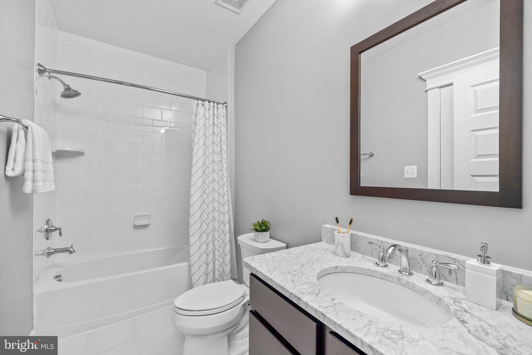 VIENNA WOODS - Residential