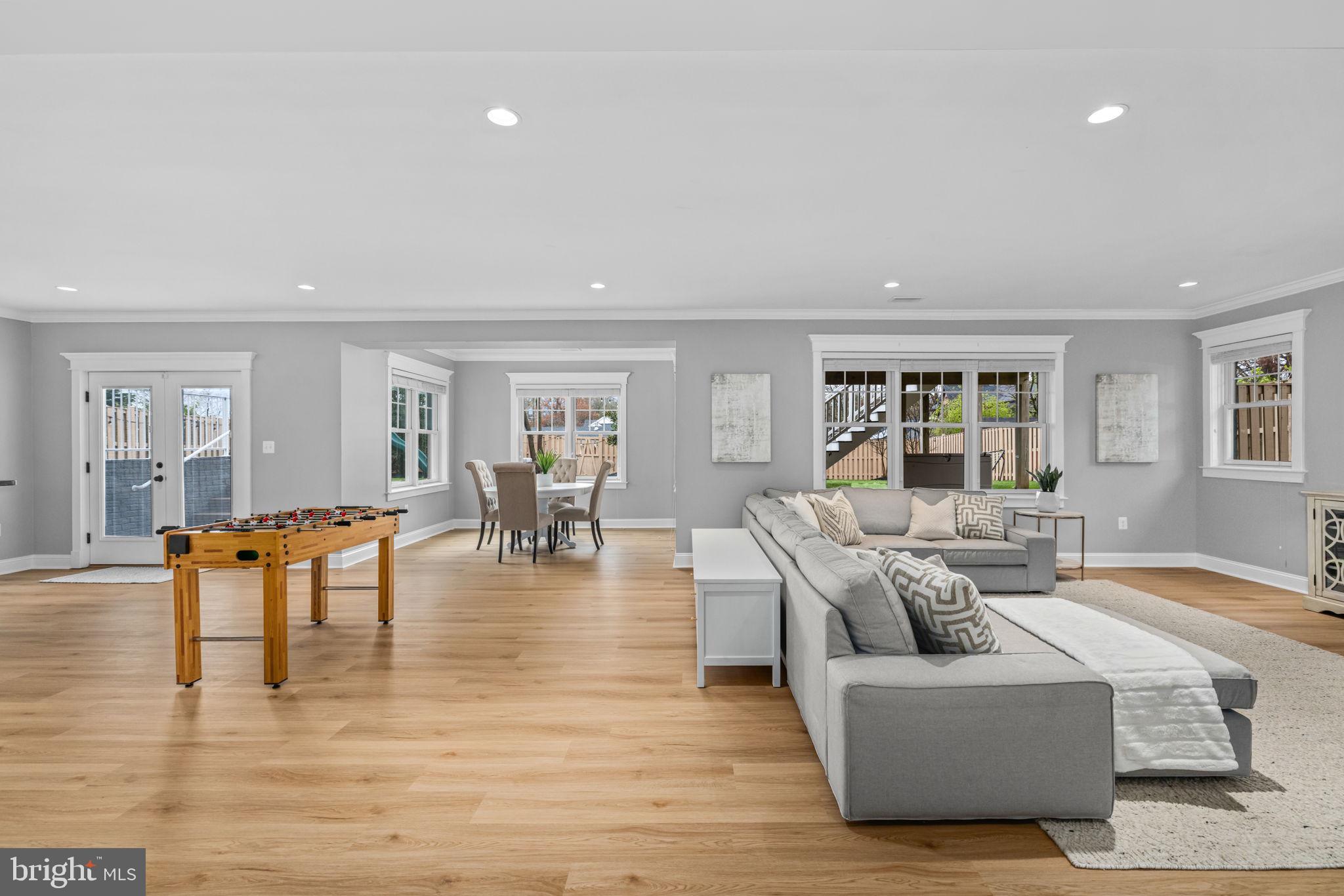 VIENNA WOODS - Residential