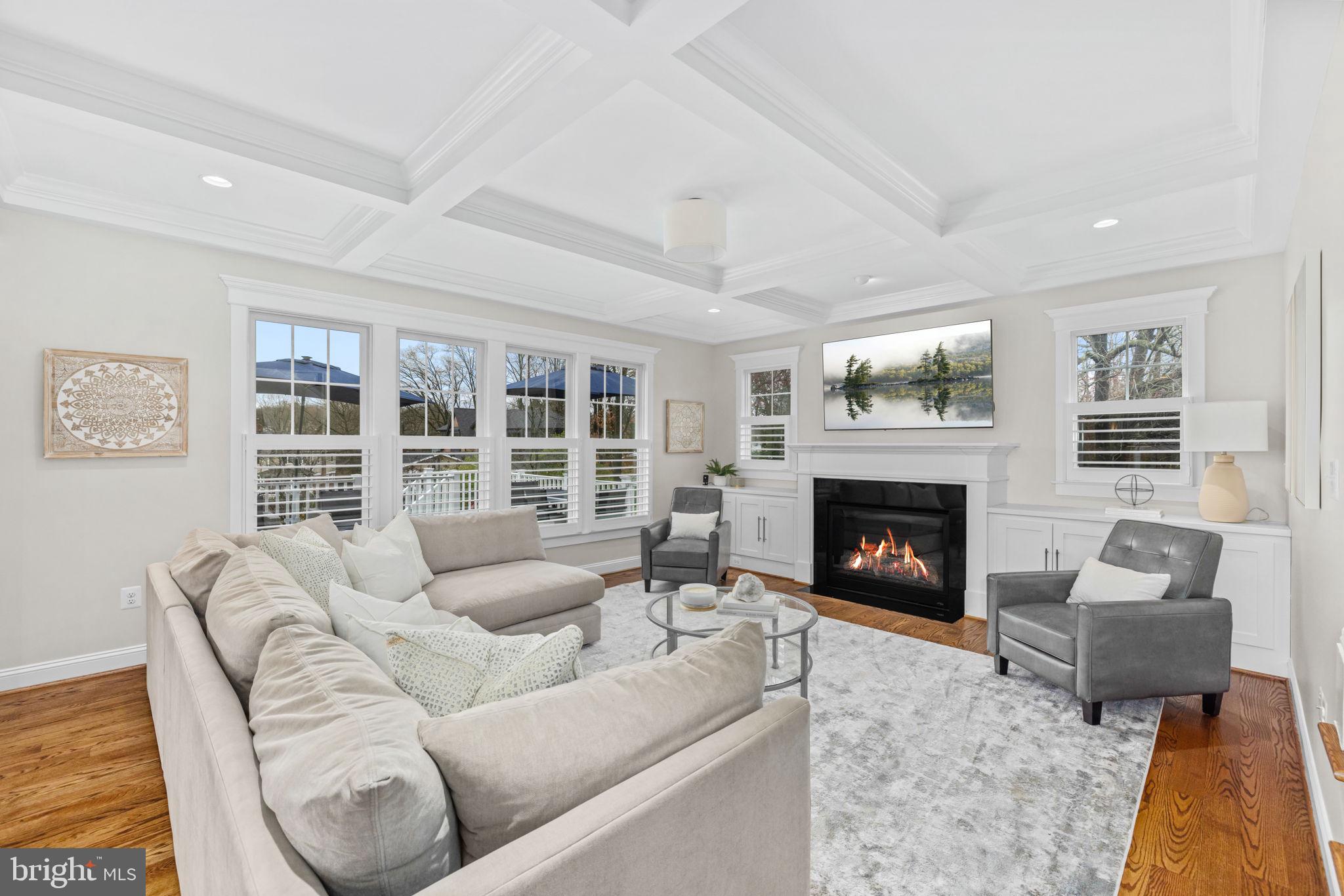 VIENNA WOODS - Residential