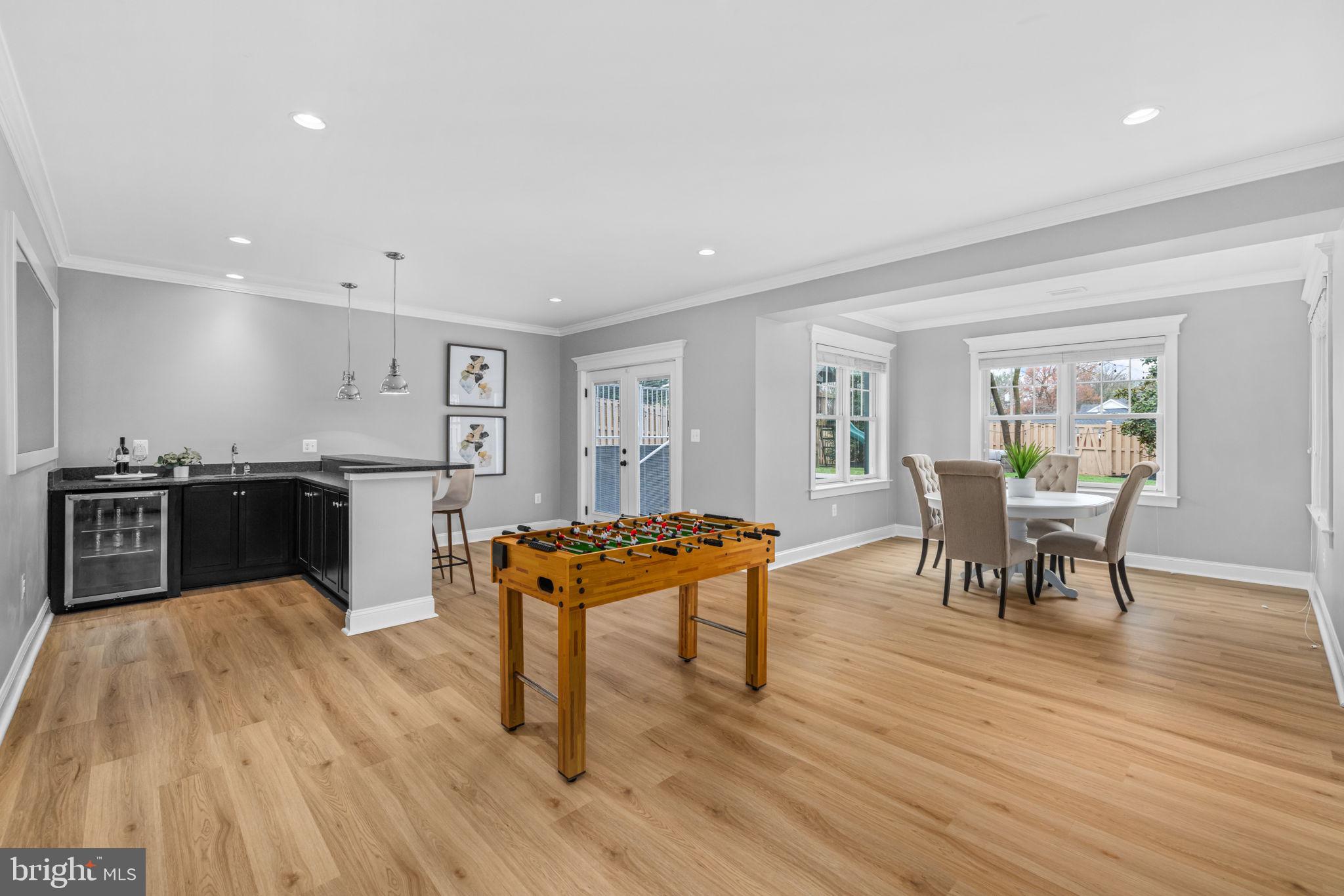 VIENNA WOODS - Residential