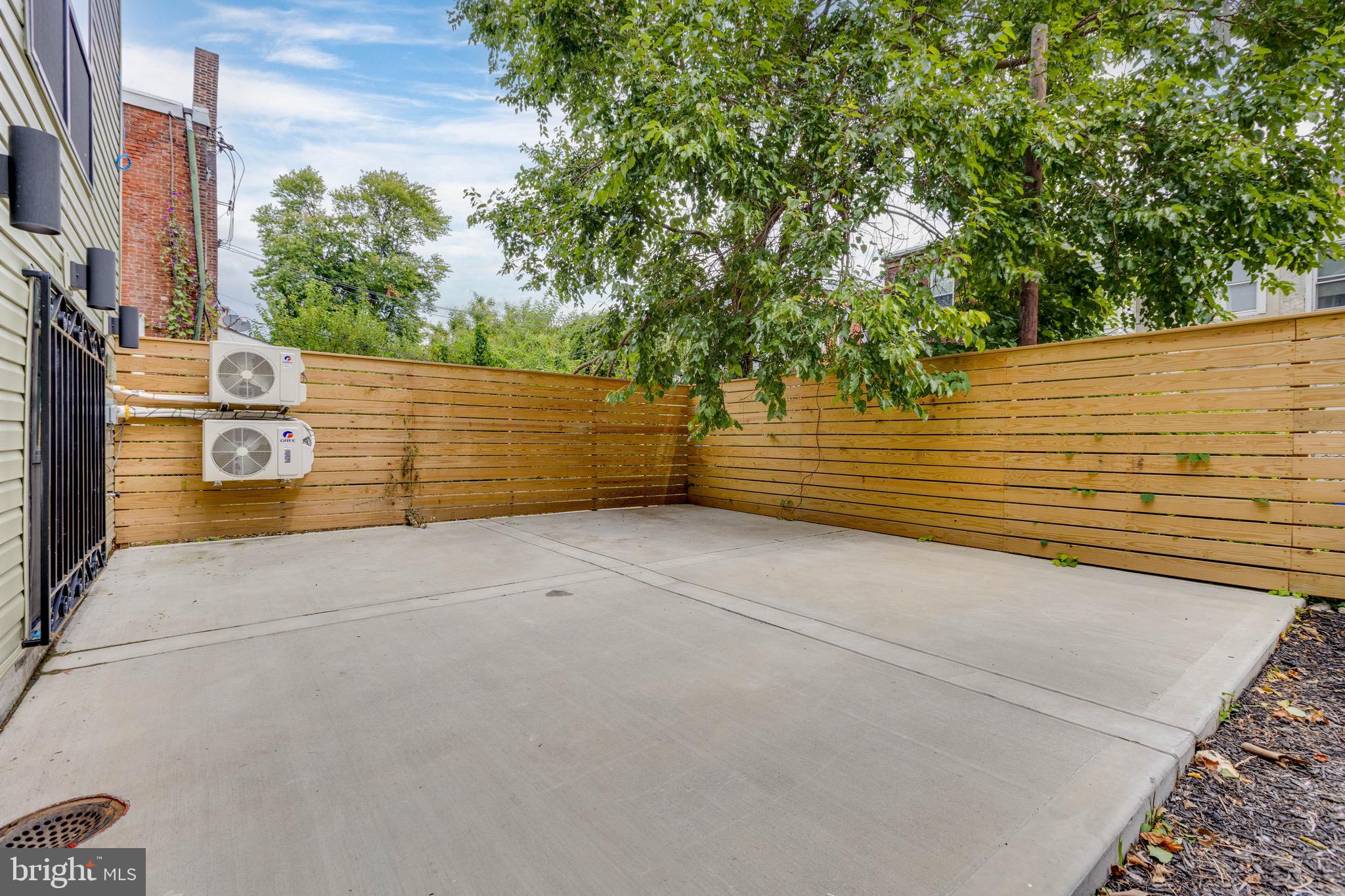 LOGAN - Residential Lease