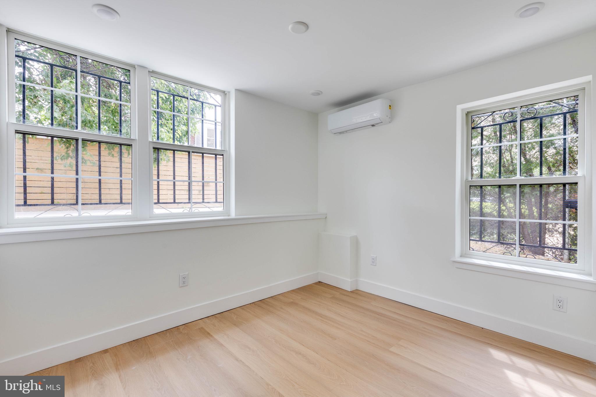 LOGAN - Residential Lease