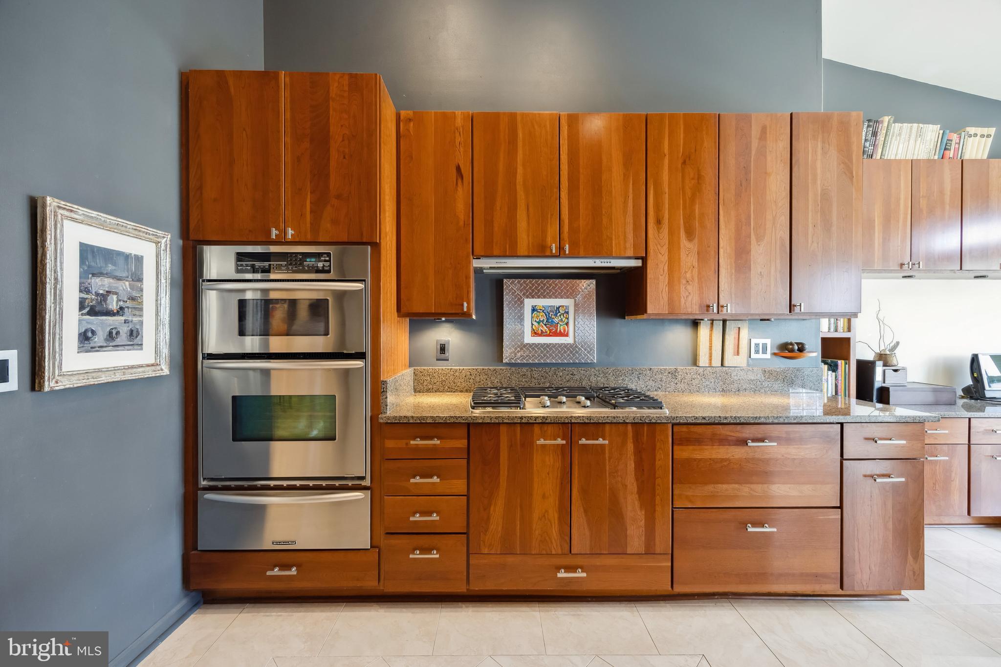 HEARTHSTONE AT VILLAGE CREST CONDOMINIUMS - Residential